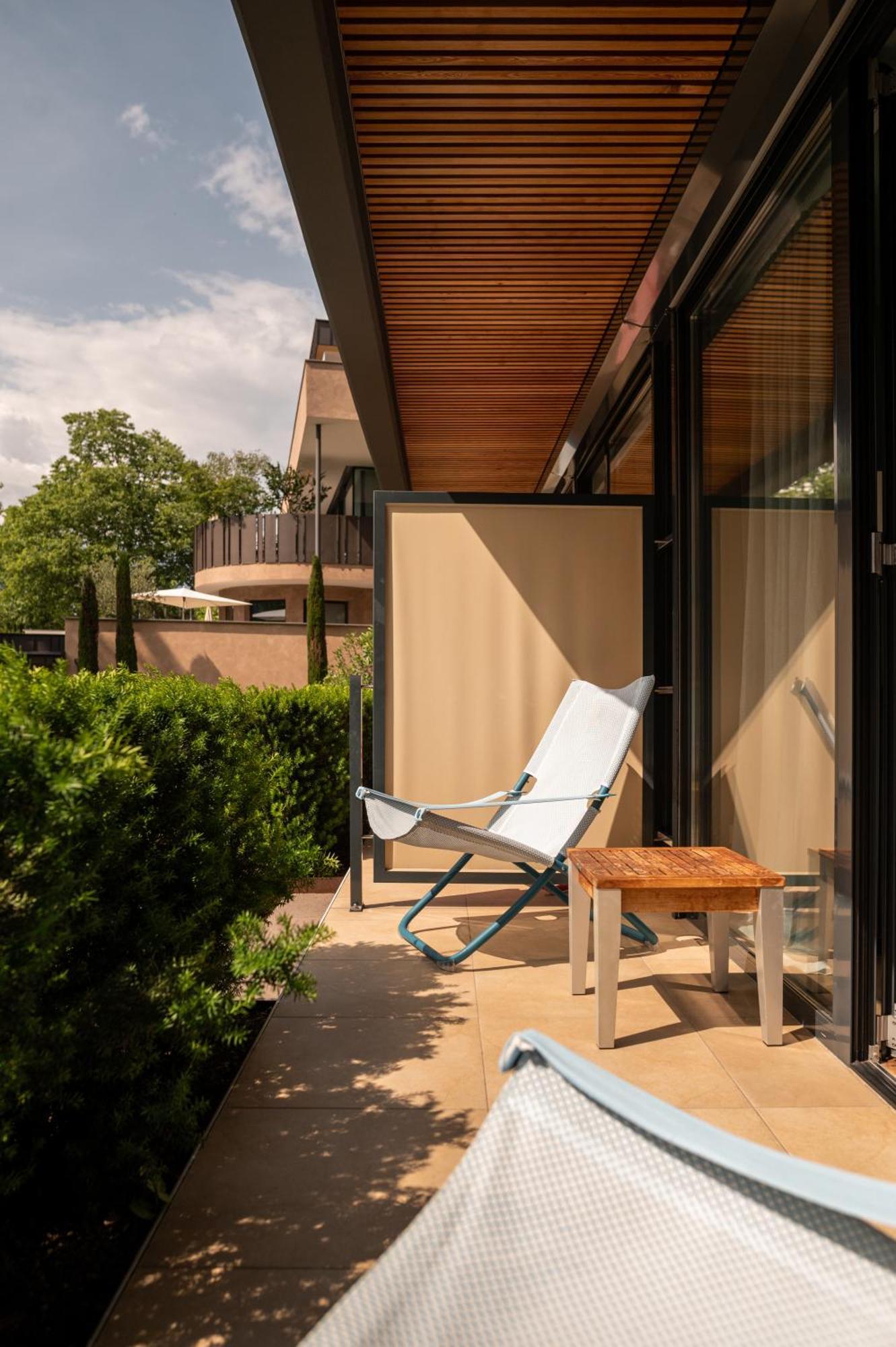 Suite Pool Access