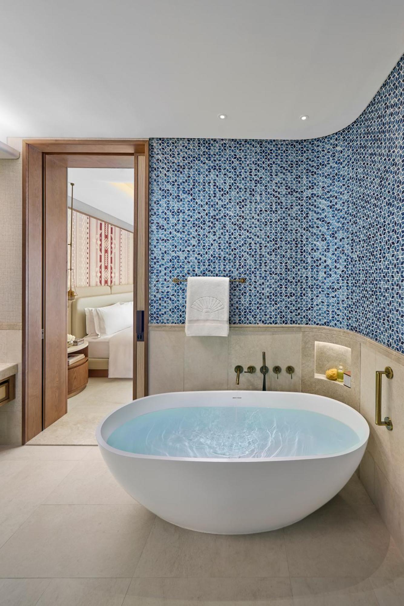 Deluxe Mountain View Room