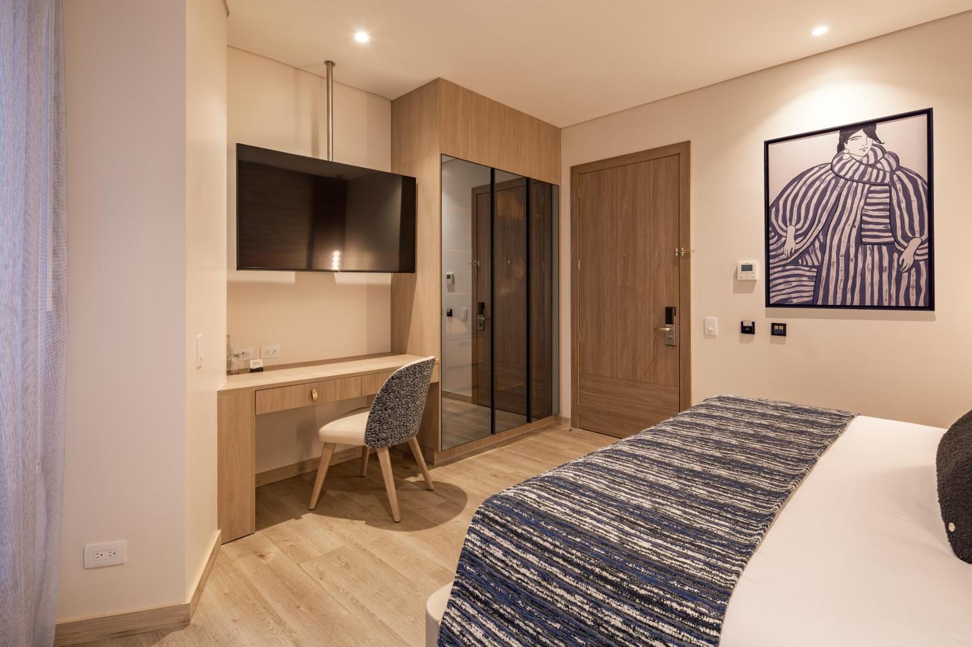 Deluxe King Room,1695322222:JPEG