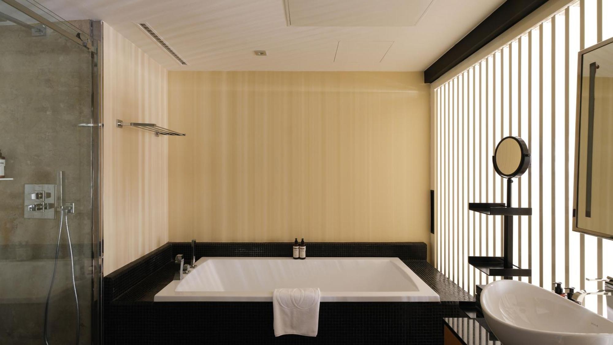 Junior Suite,1695323110:JPEG