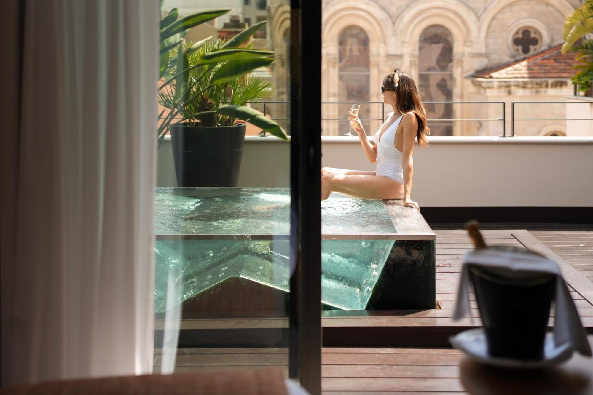 Suite with Private Terrace and Hot Tub,1695323098:JPEG