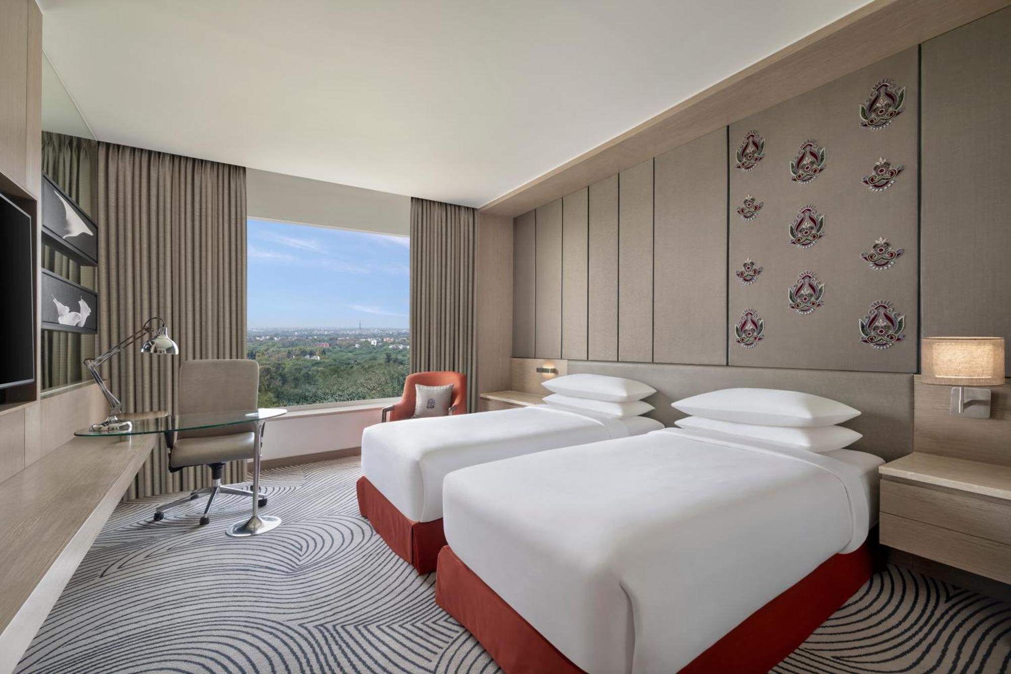 Deluxe Twin Room with City View,1695329759:JPEG