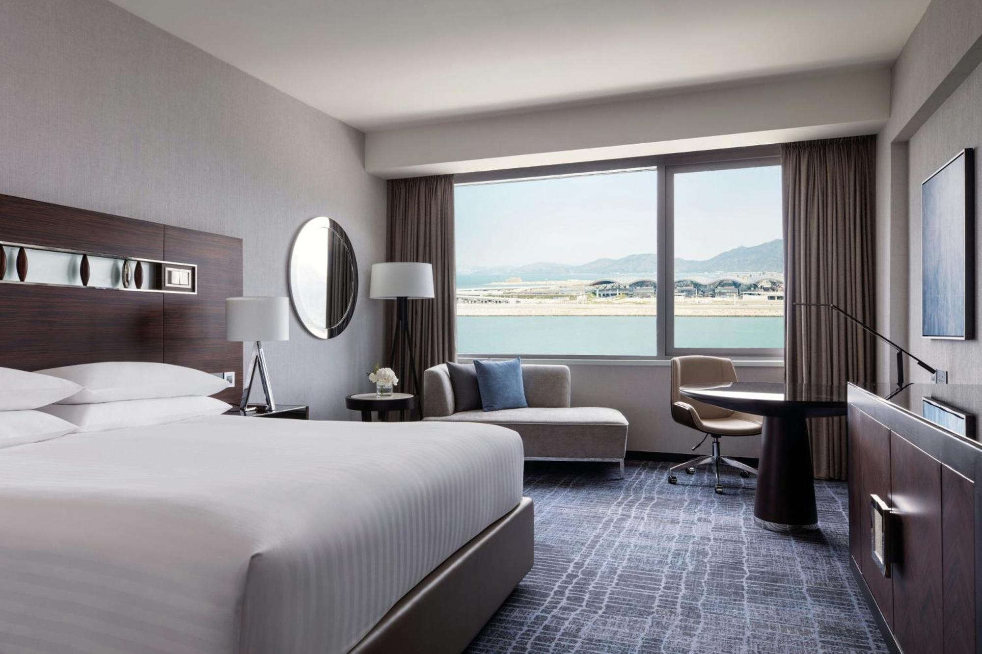 1 King Bed Sea View Room