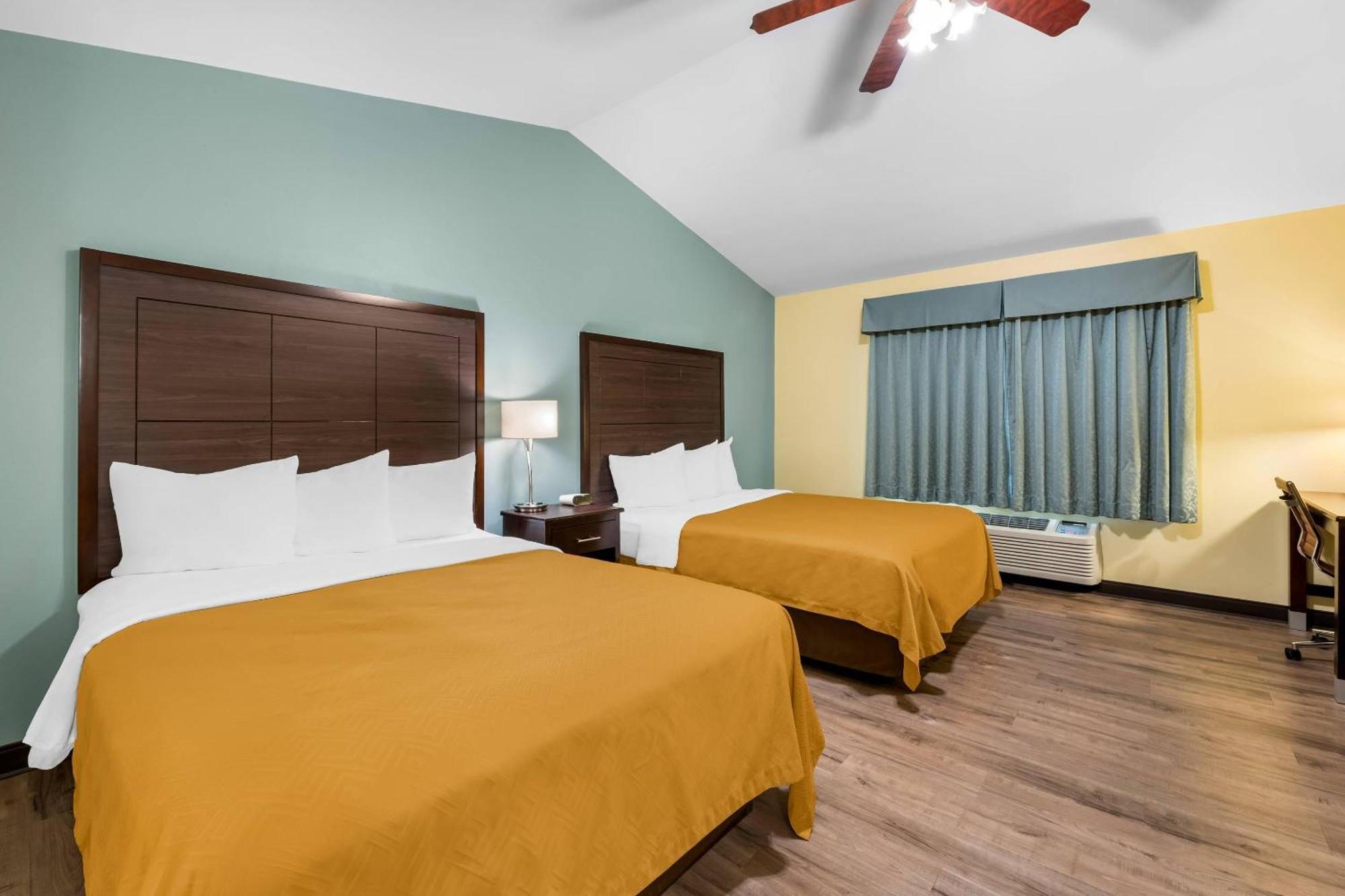 Queen Room Two Queen Beds Pet Friendly or Non-Smoking,1697997703:JPEG