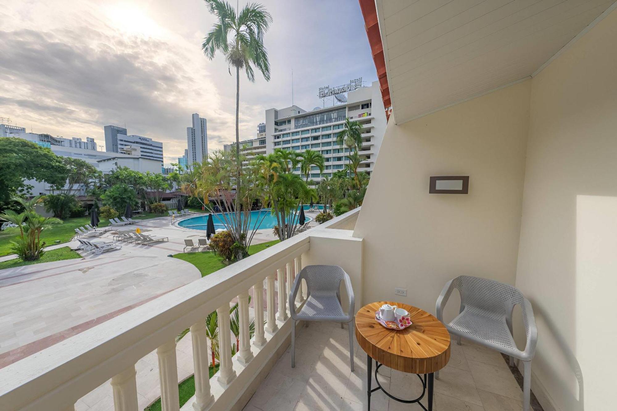 1 King Bed Cabana Room Poolside Room,1697348451:JPEG
