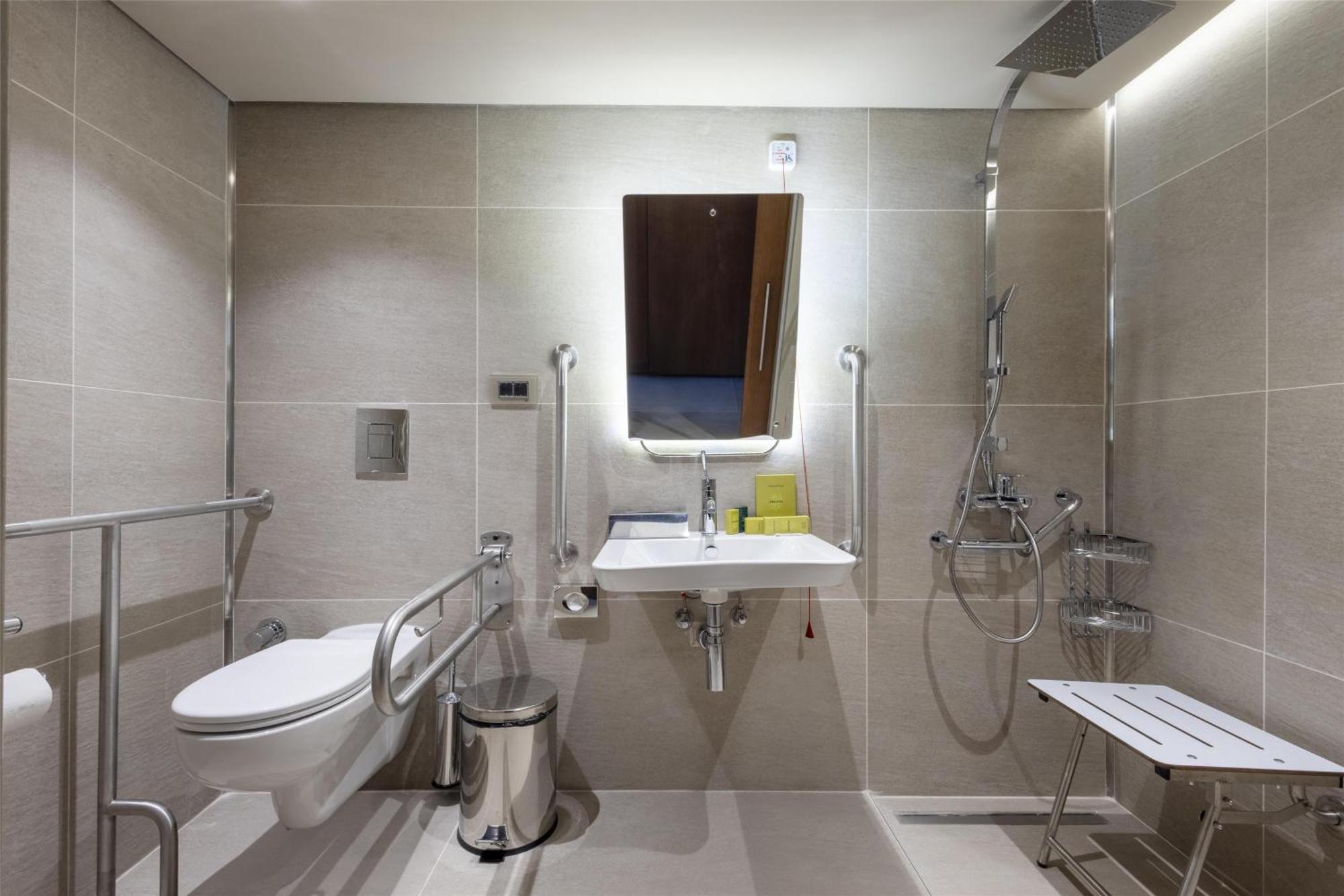 Twin Room Accessible