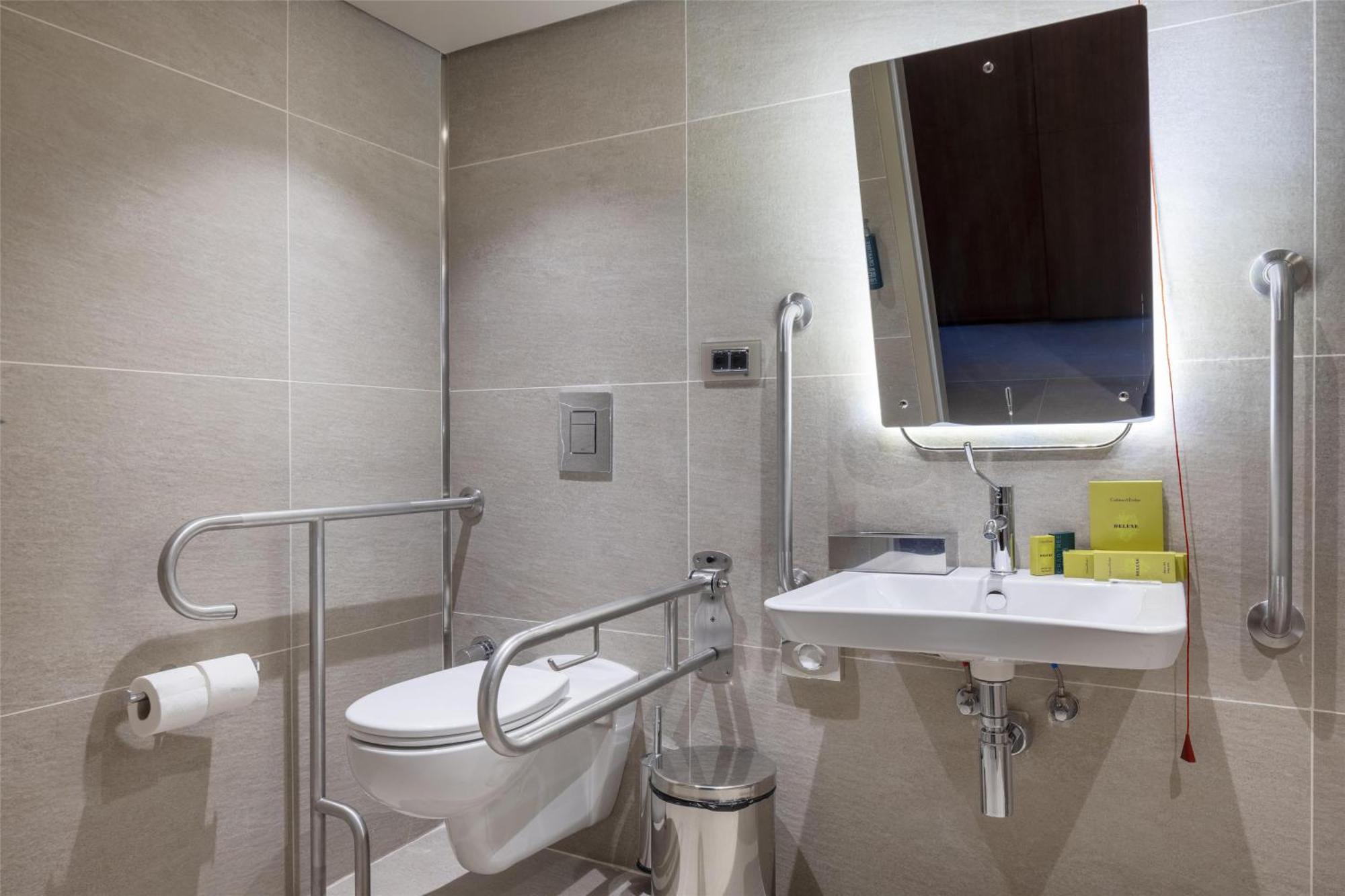 Twin Room Accessible