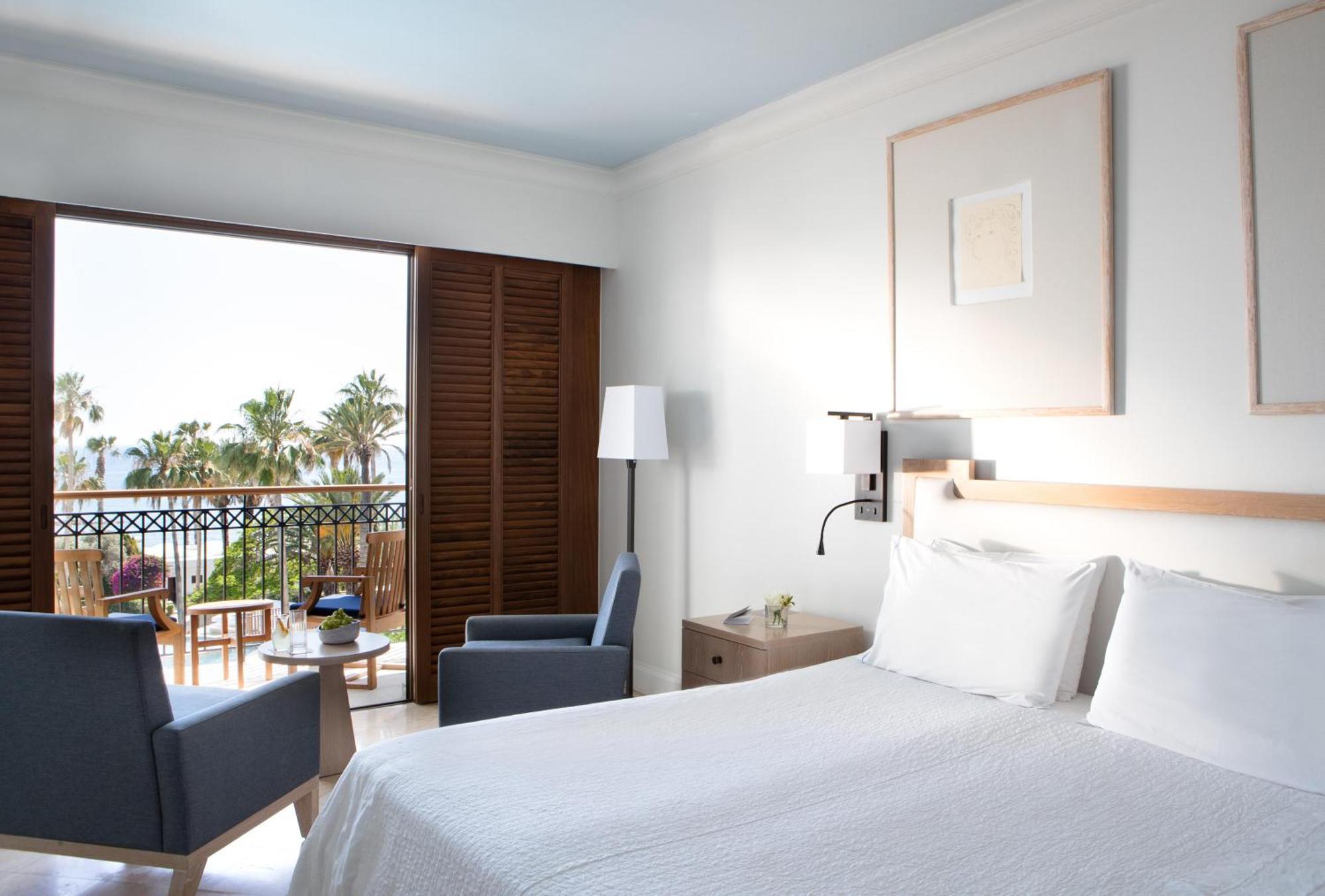 Connecting Sea View Rooms