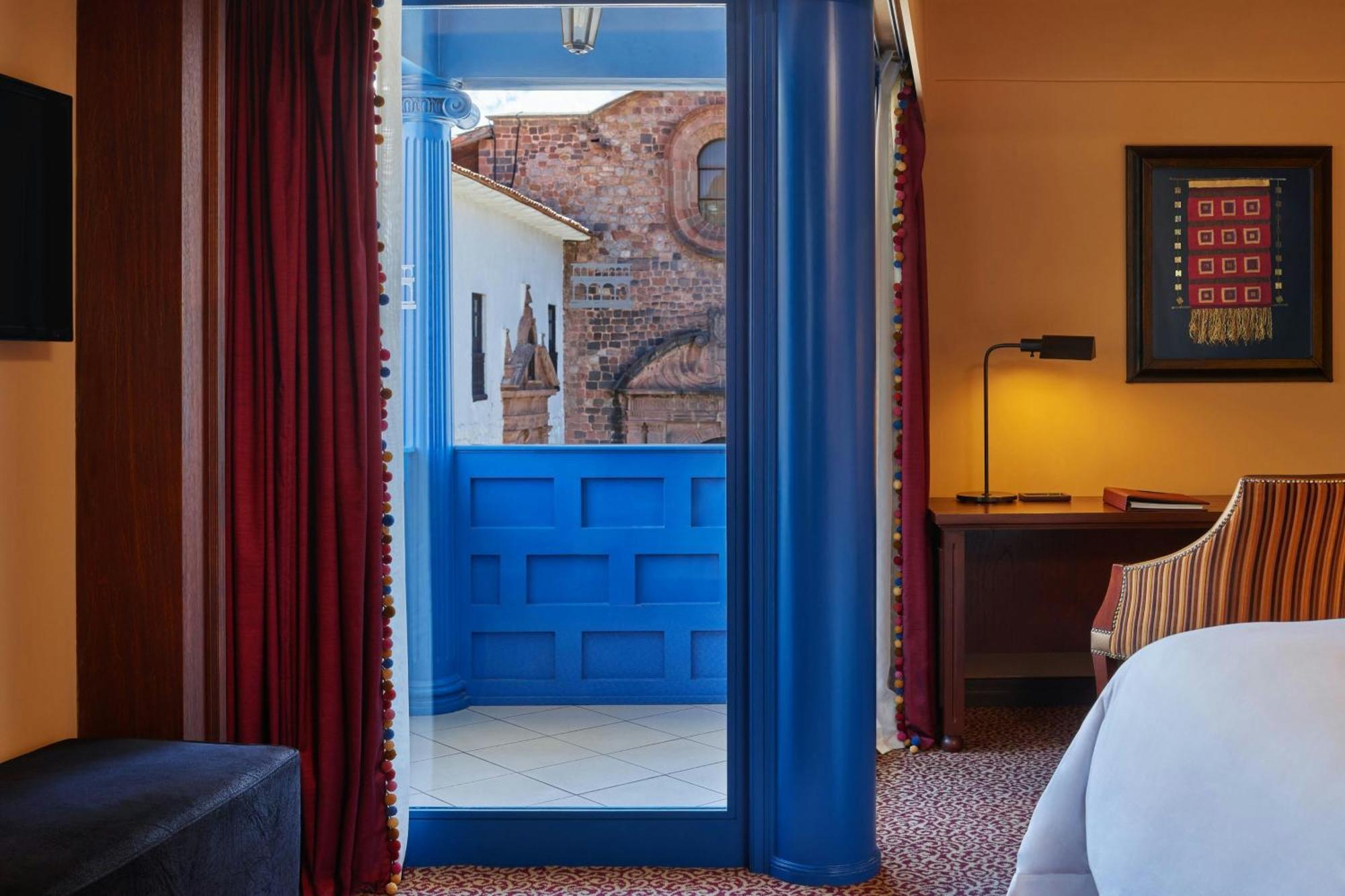 Deluxe Guest room, 1 King,1697850562:JPEG