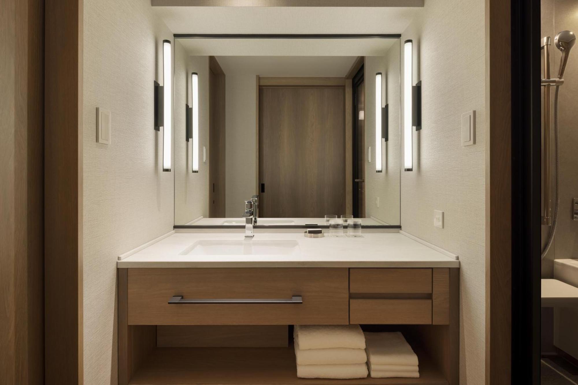 SUI PREMIUM DELUXE TWIN Guest room 2 Twin