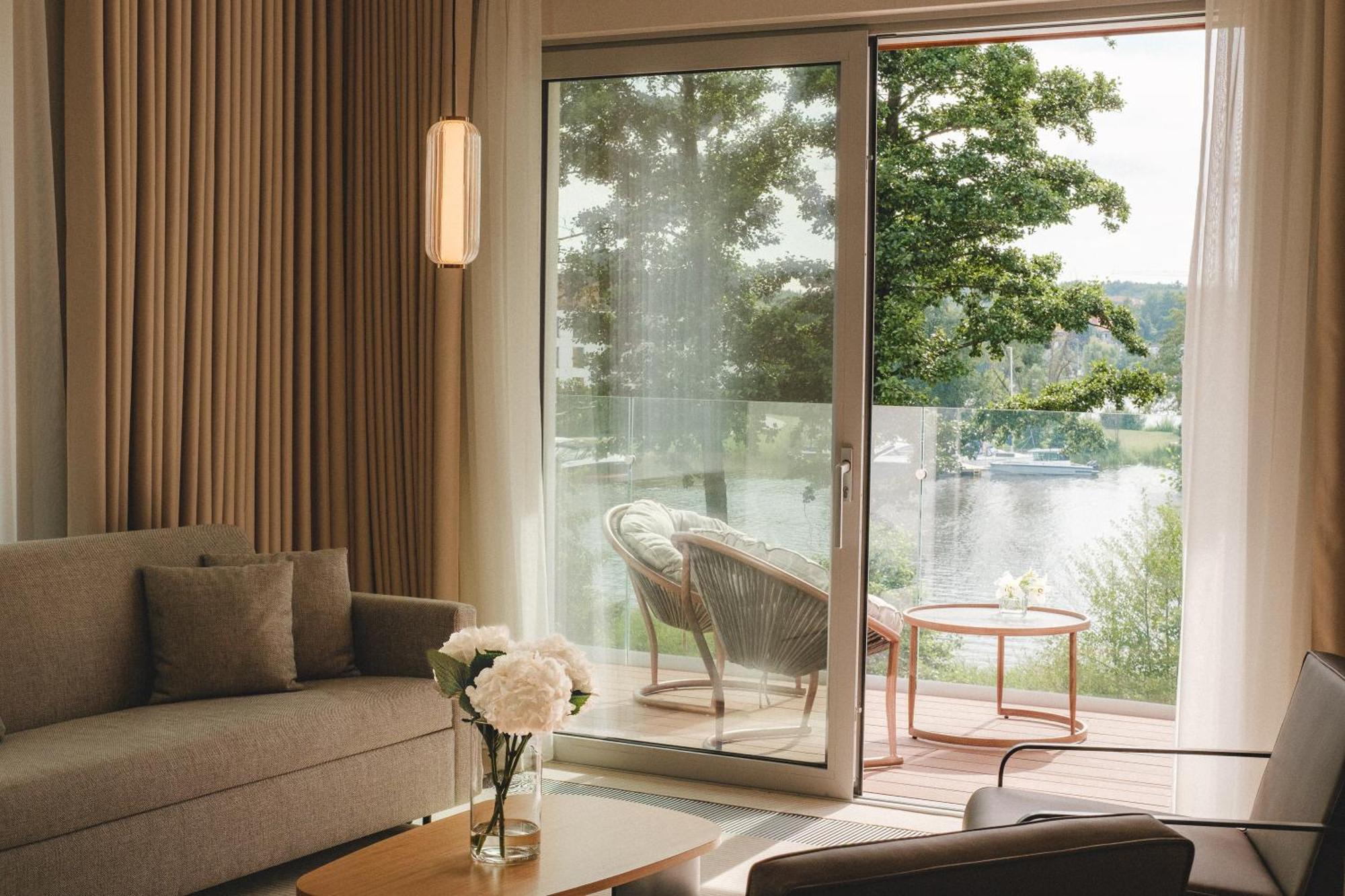 Two-Bedroom Apartment Lake View Annex