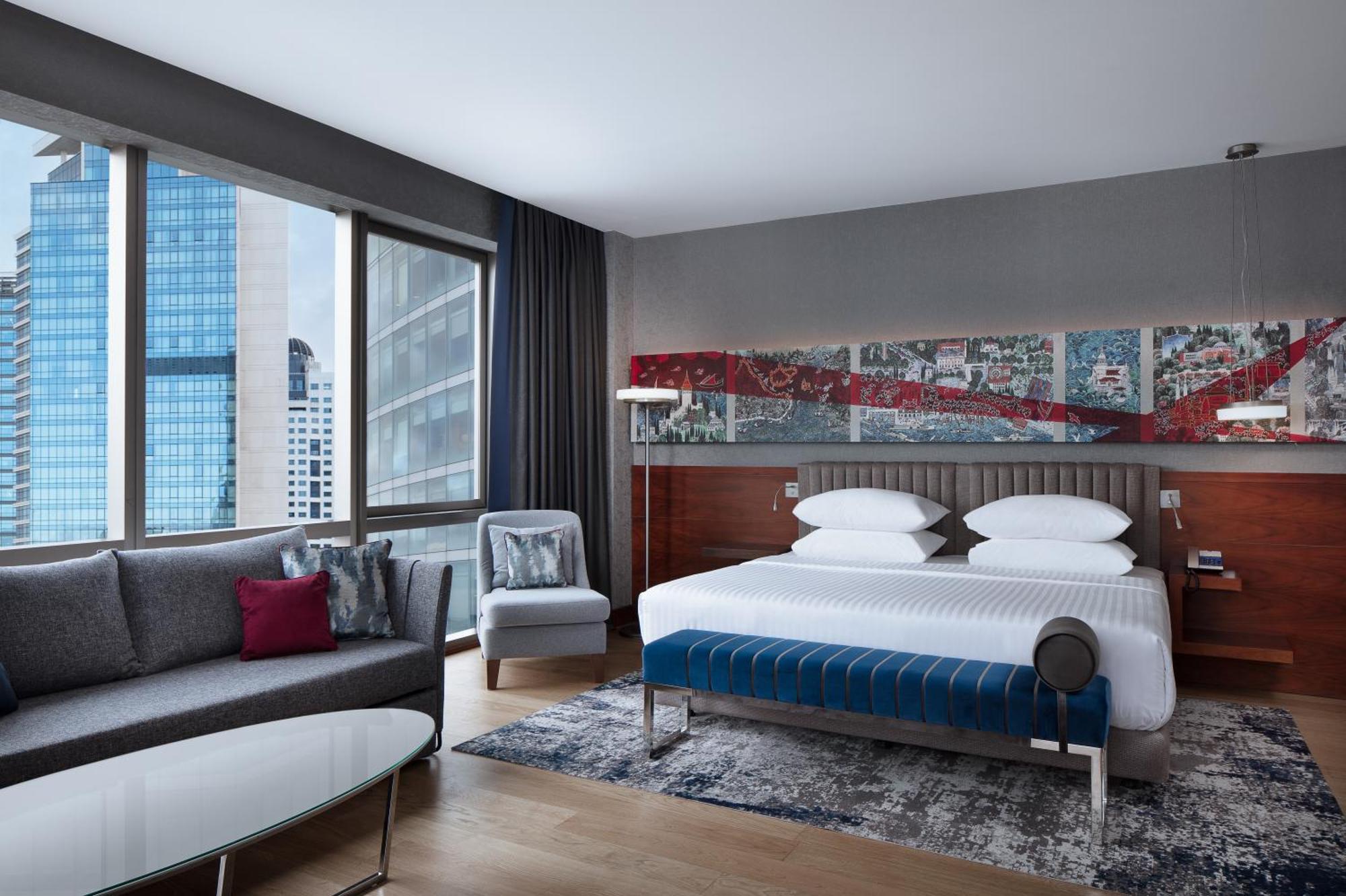 Corner Deluxe Room City View Club Lounge Access