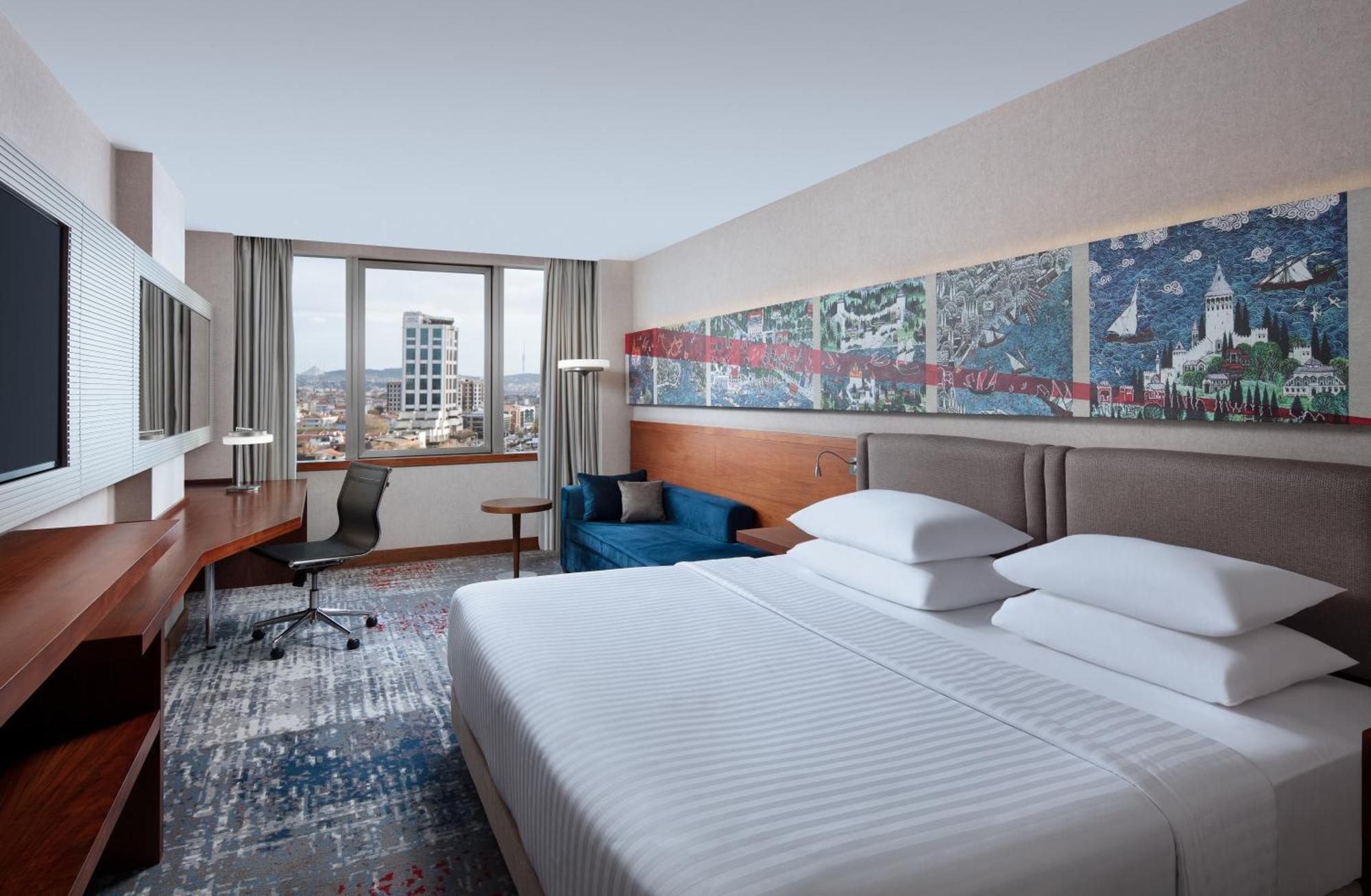 Deluxe King Room City View