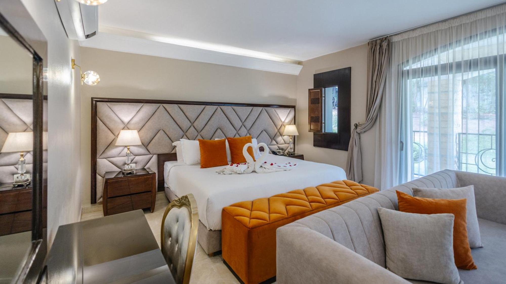 Suite with Hot Tub