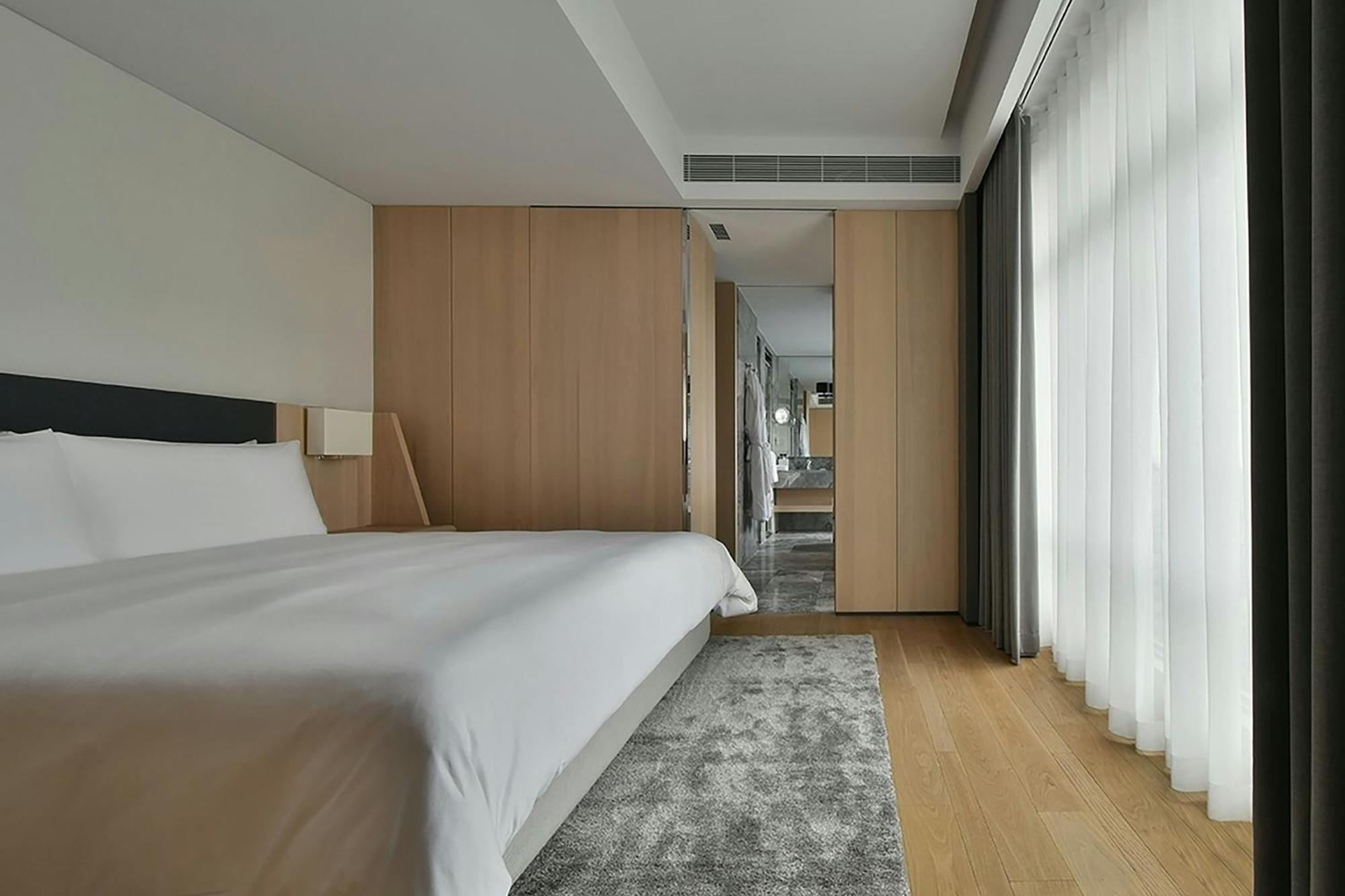 Junior King Suite with Sofa Bed and Harbor View