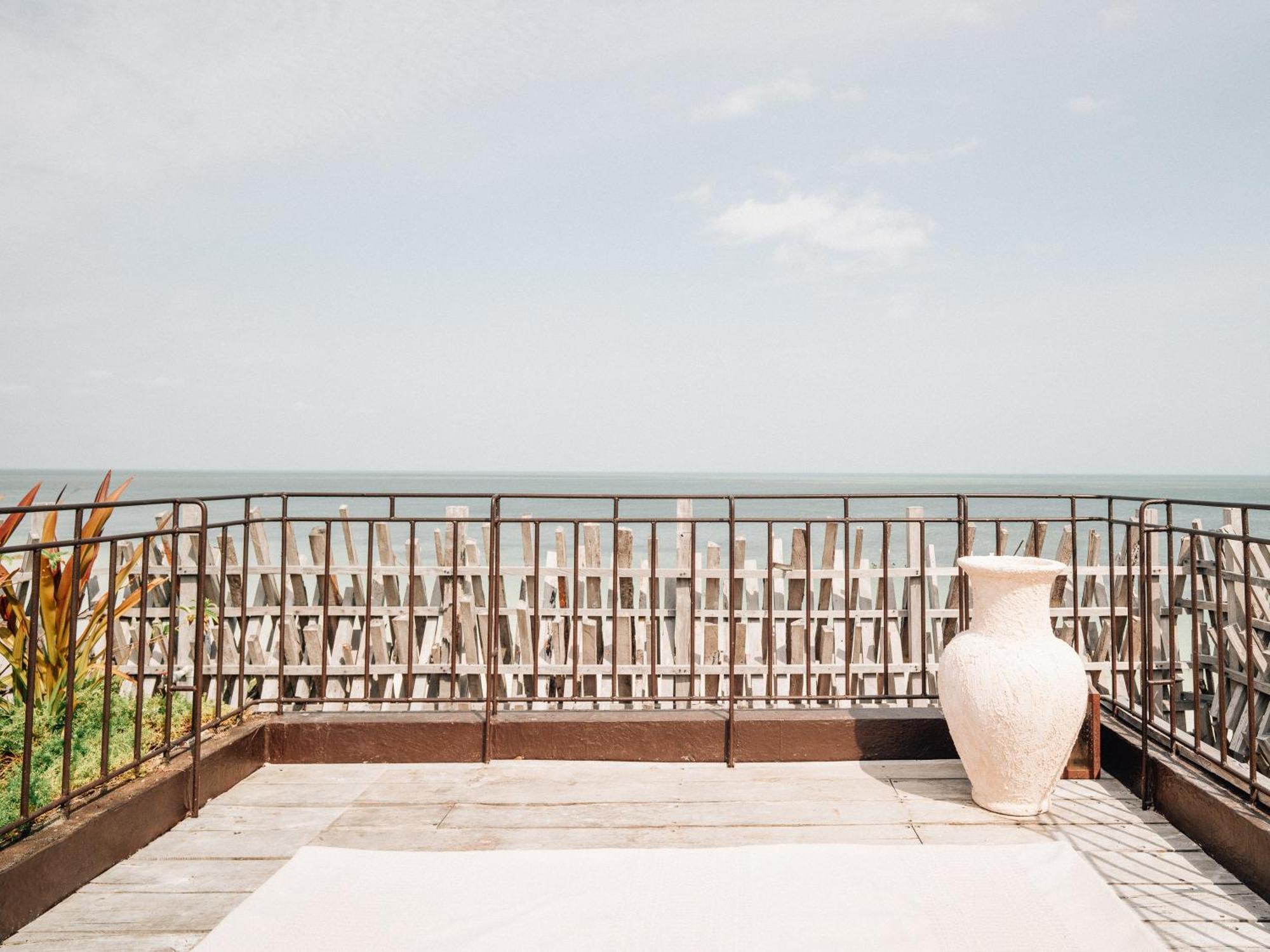Beachfront Treehouse