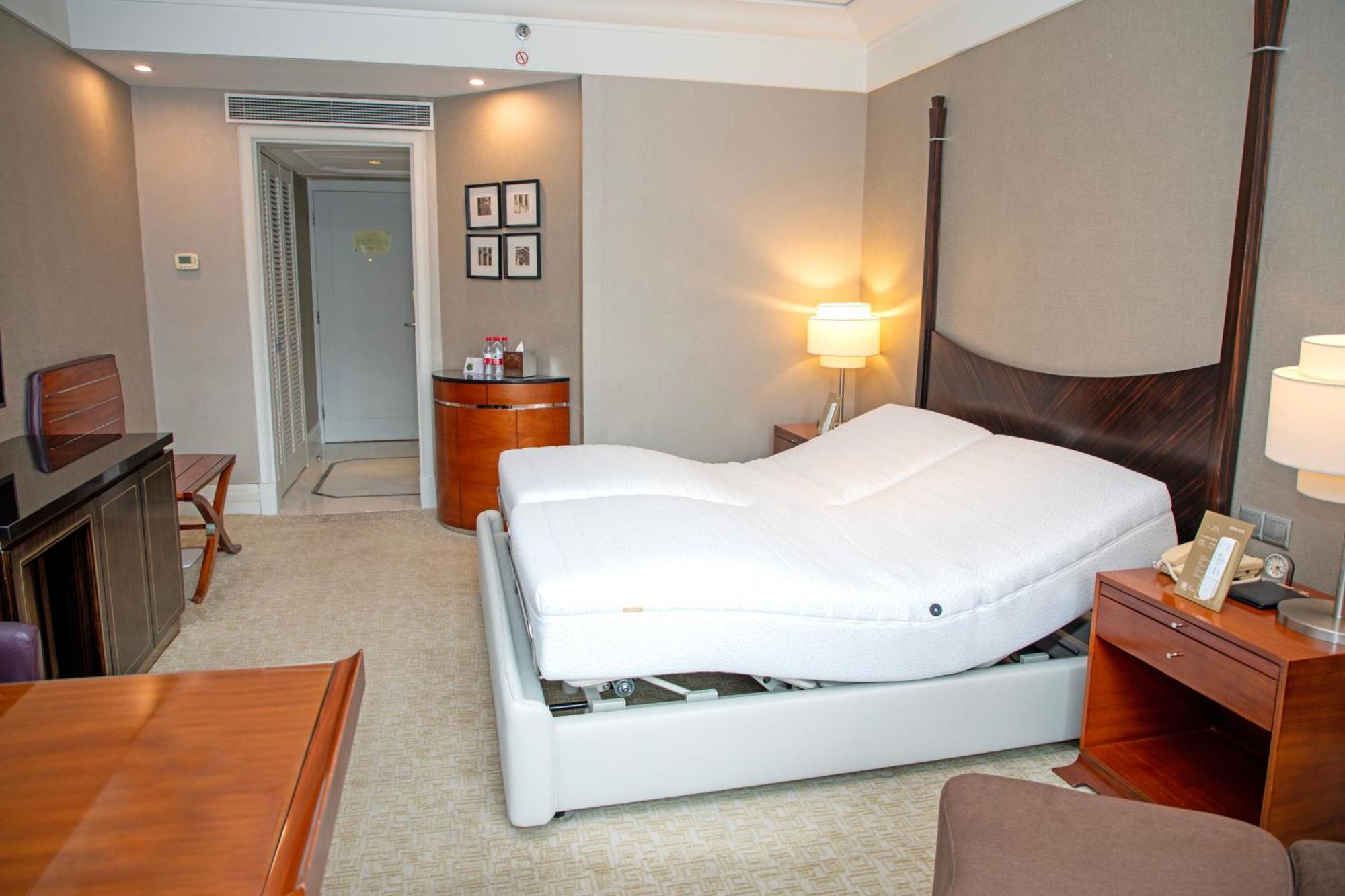 Cathay Garden Al Deep Sleep Superior Deluxe King Bed Room