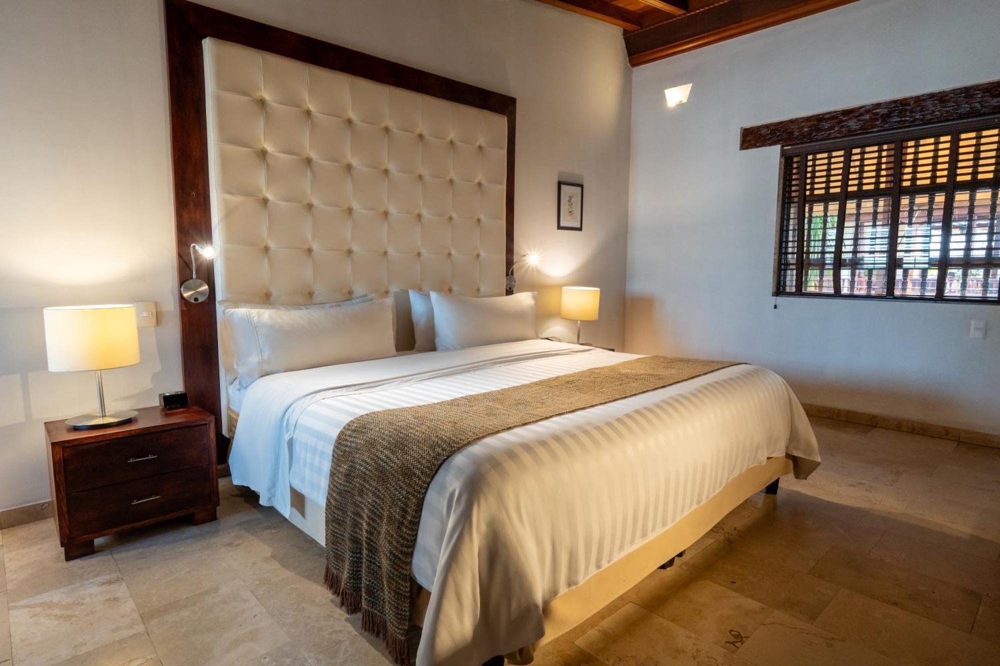 King Room,1698933414:JPEG