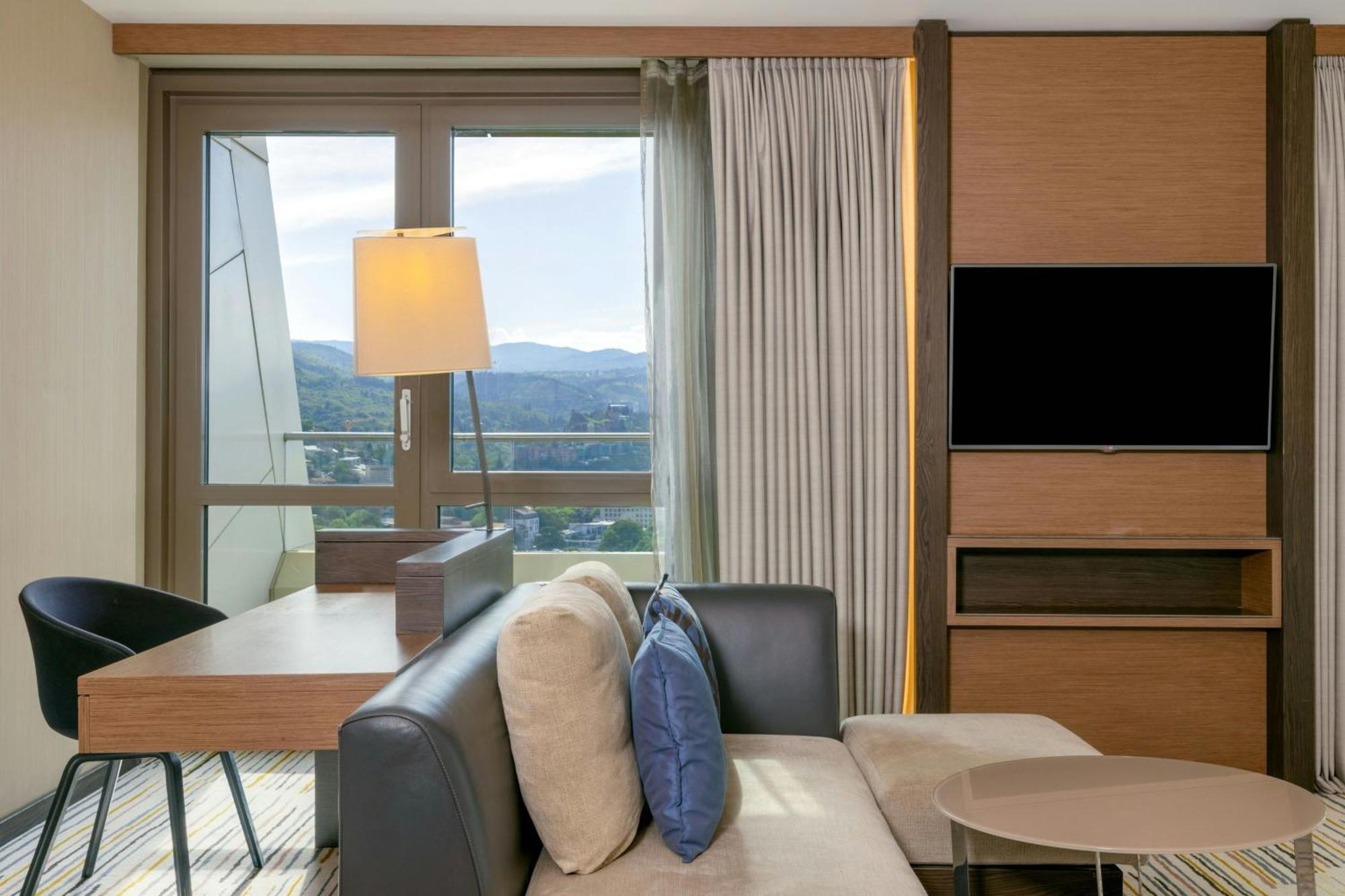 Premium King Club lounge access Larger Guest room 1 King