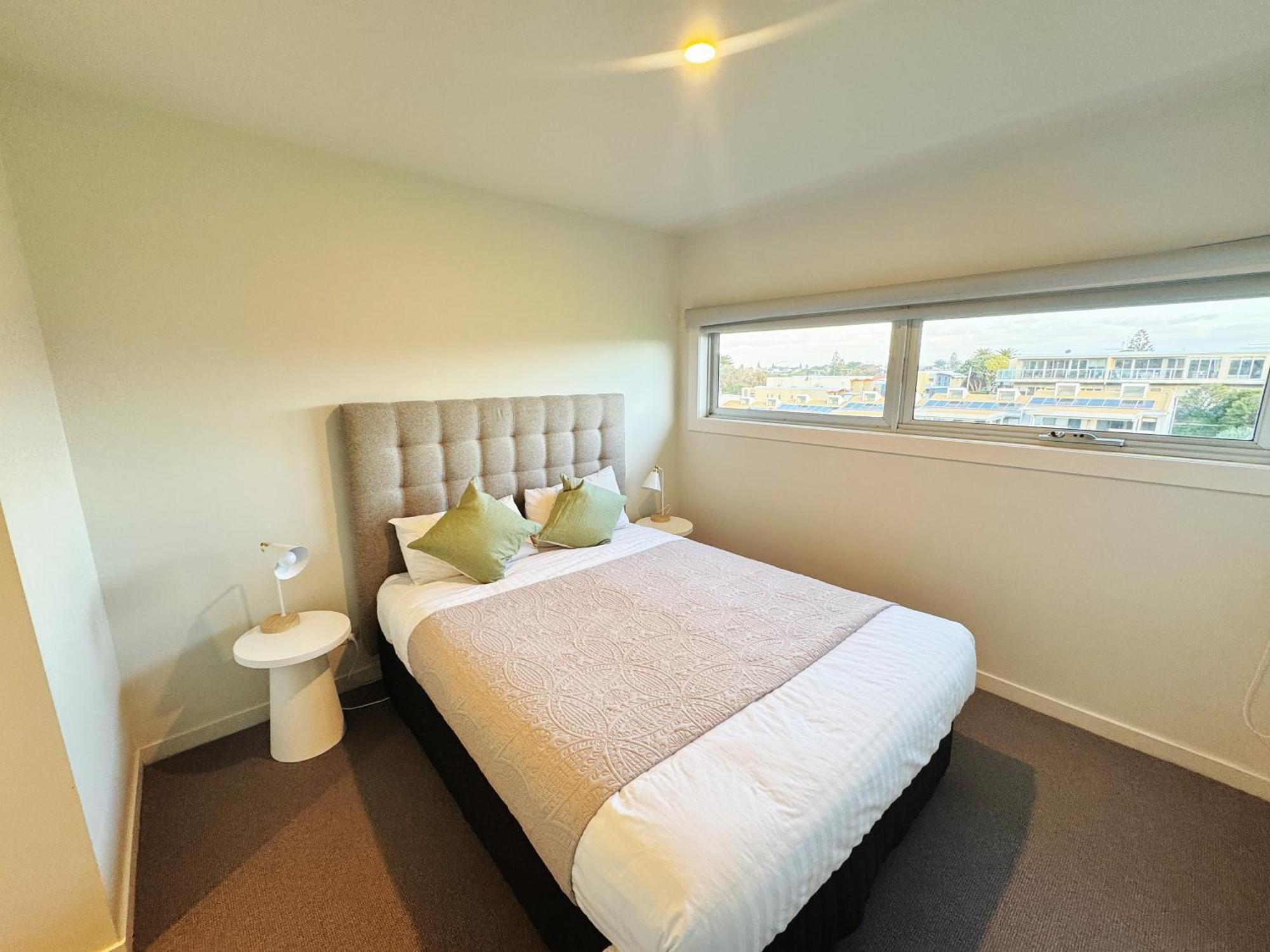 One-Bedroom Deluxe Apartment