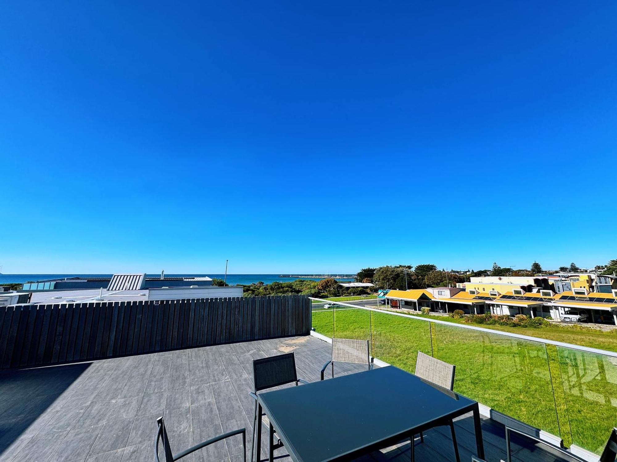 One-Bedroom Apartment Penthouse Ocean View