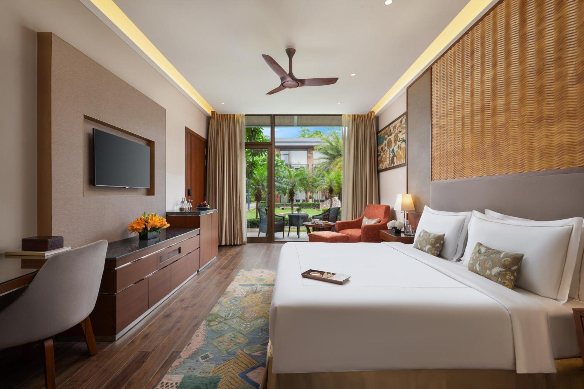 Luxury Room Courtyard View Sit Out King Bed