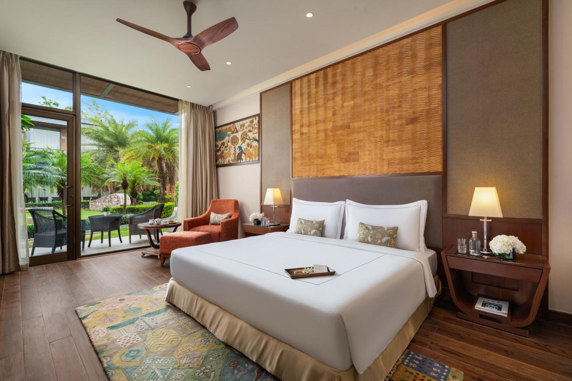 Luxury Room Courtyard View Sit Out King Bed