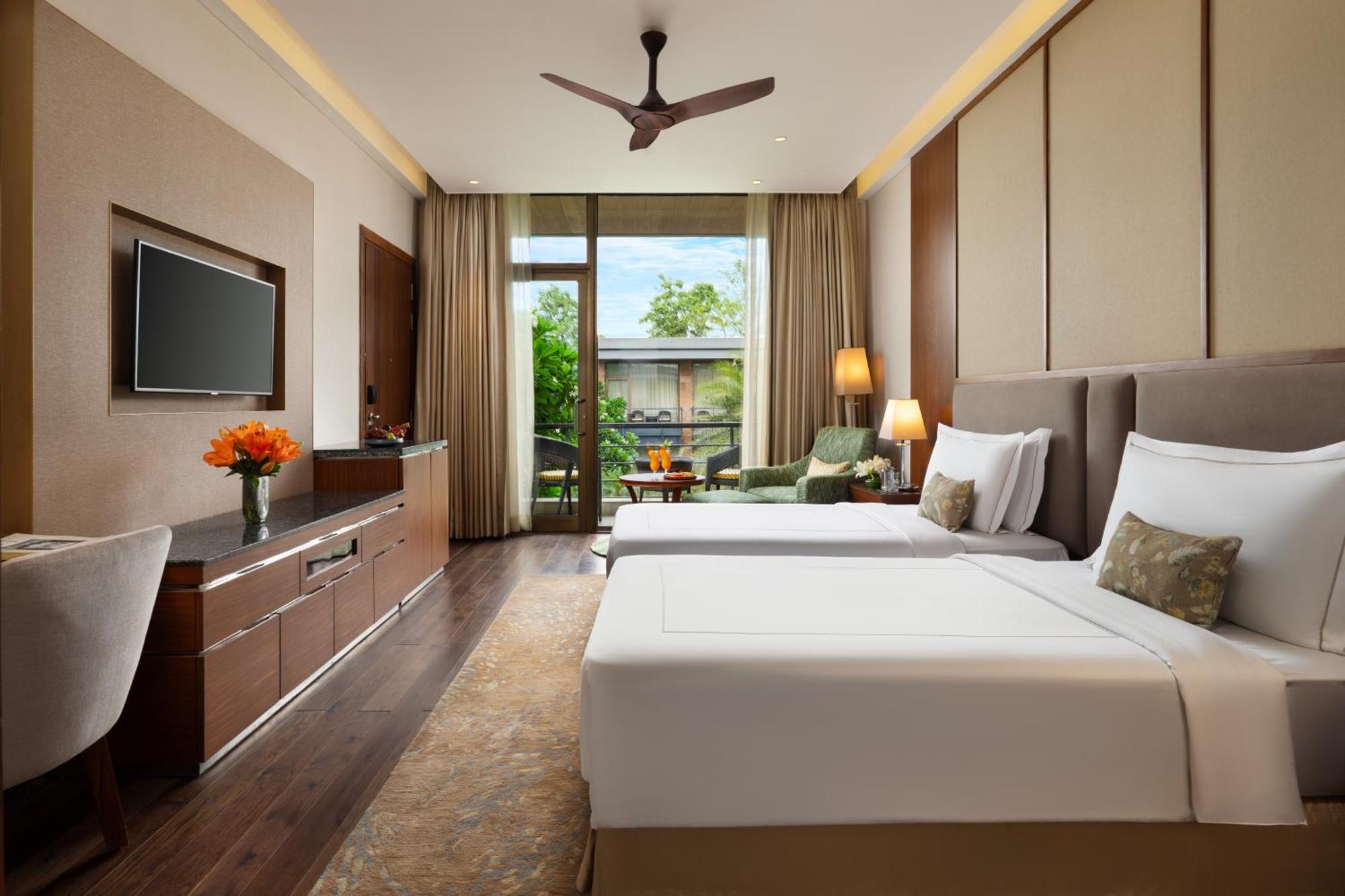 Luxury Room Courtyard View Balcony  Twin Bed