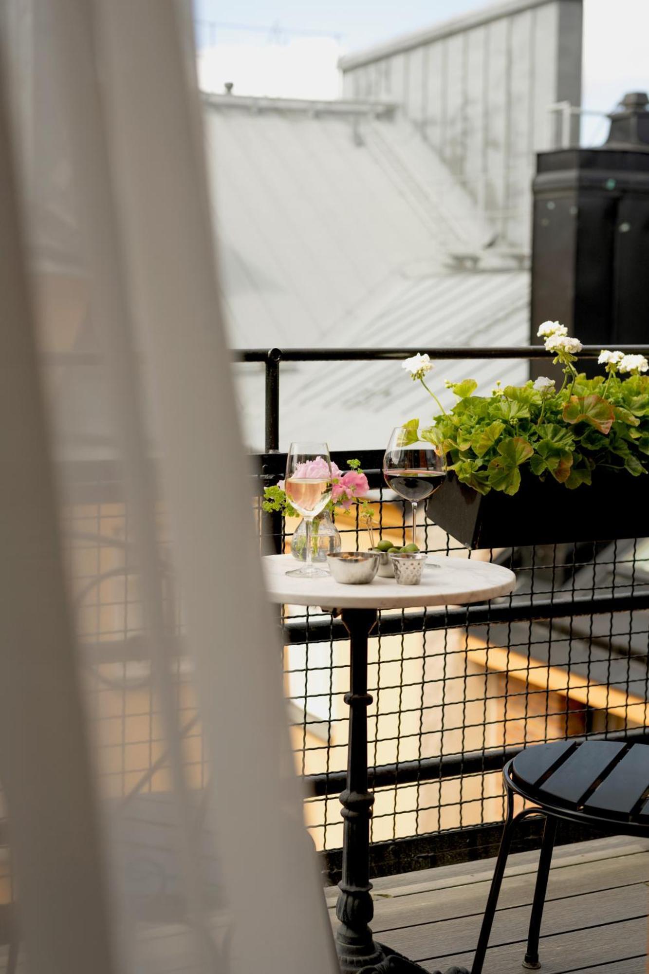 Deluxe Balcony Room