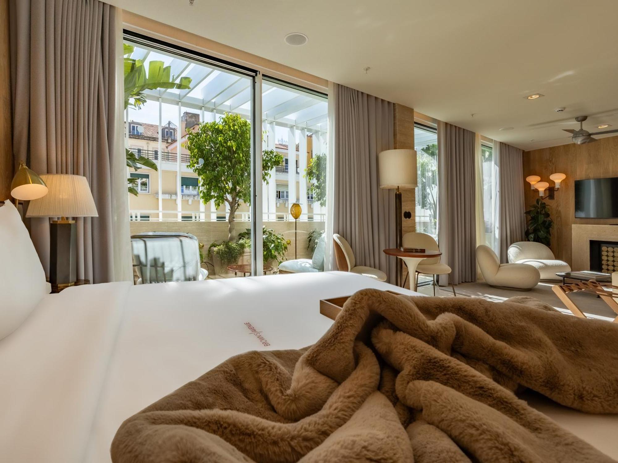 Contemporary Suite Balcony