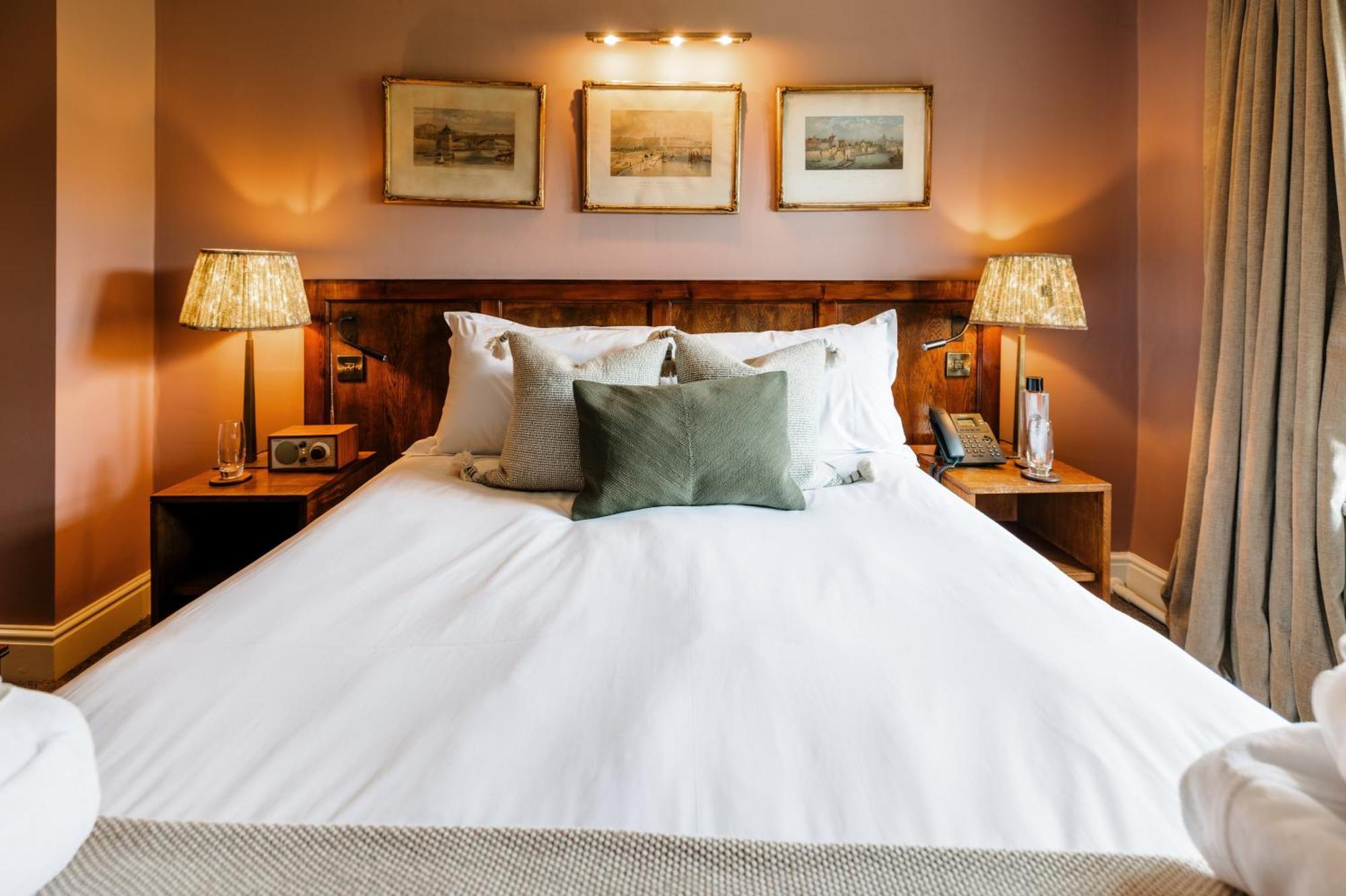 Double Room,1702365103:JPEG