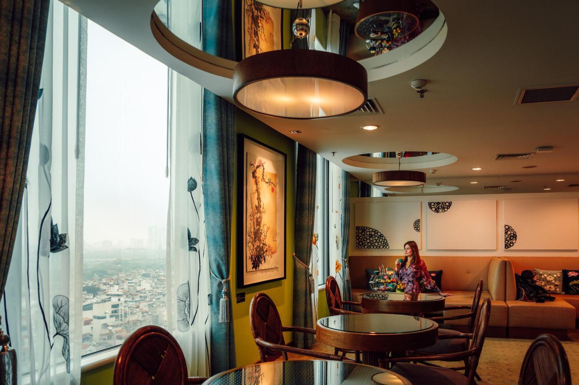 Pacific Club Room