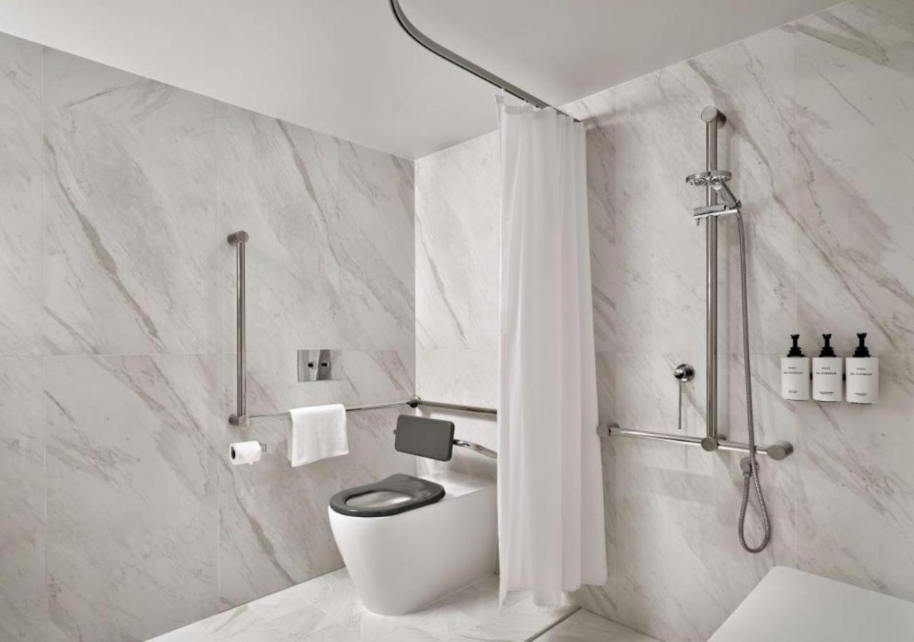 Classic King Room Accessible