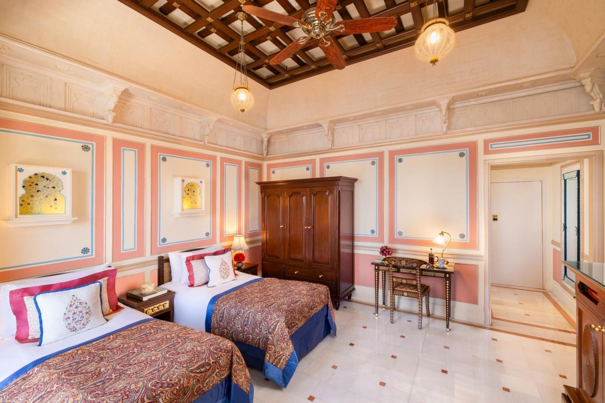 Luxury Twin Room Lake View