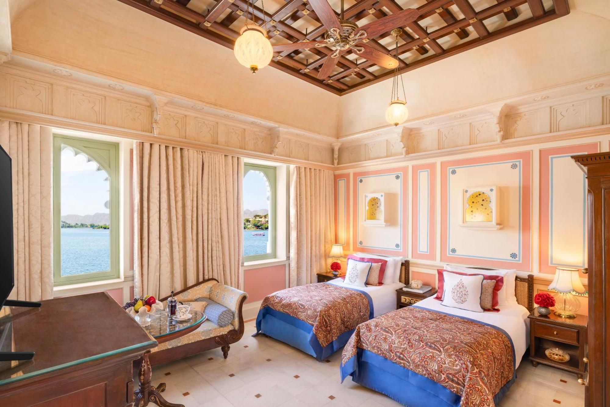 Luxury Twin Room Lake View