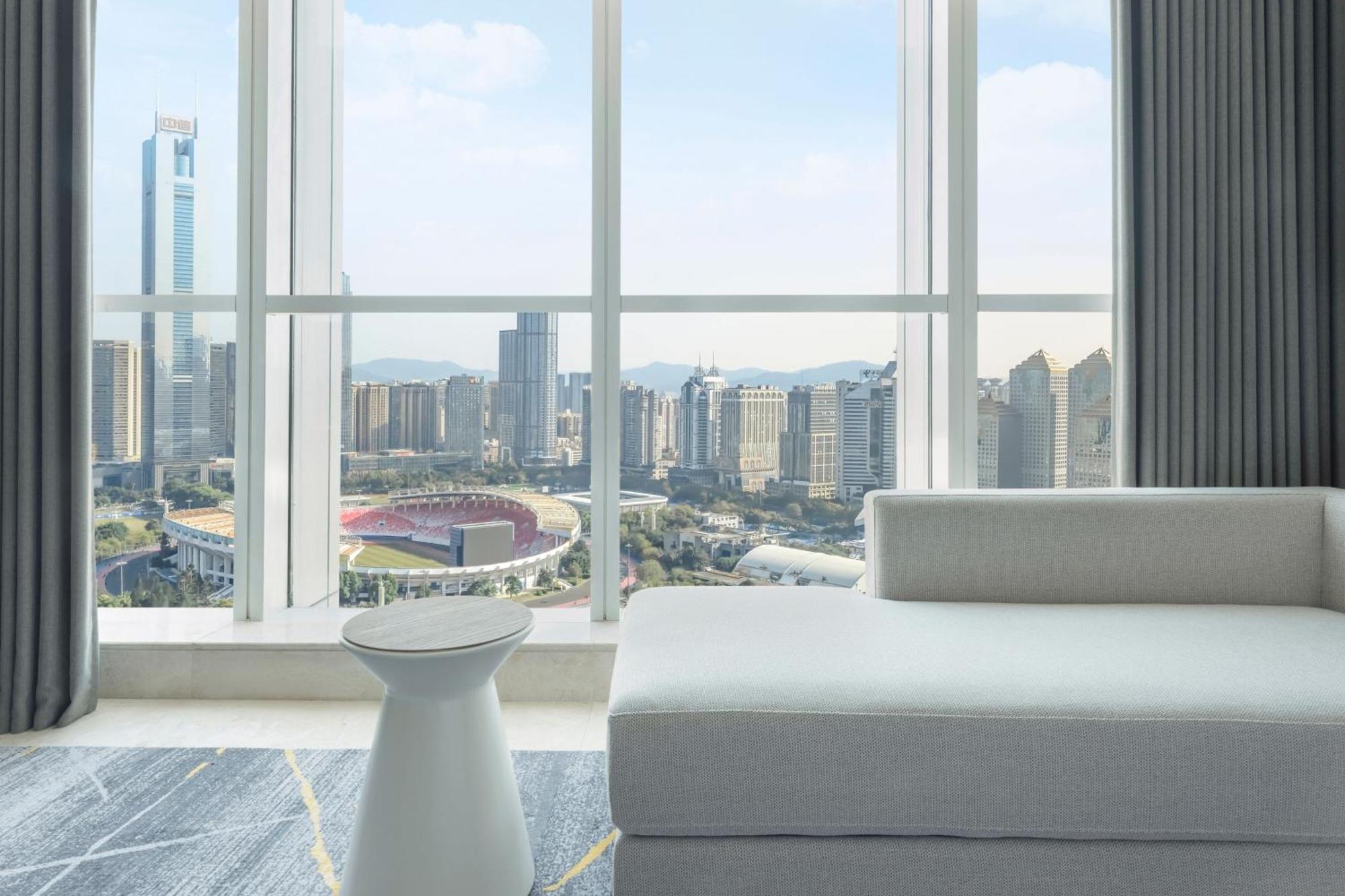 Premier Deluxe Guest room 1 King TianHe Stadium view