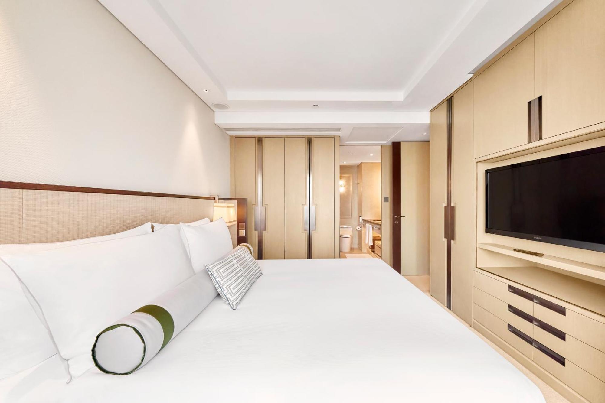 Deluxe Family Suite