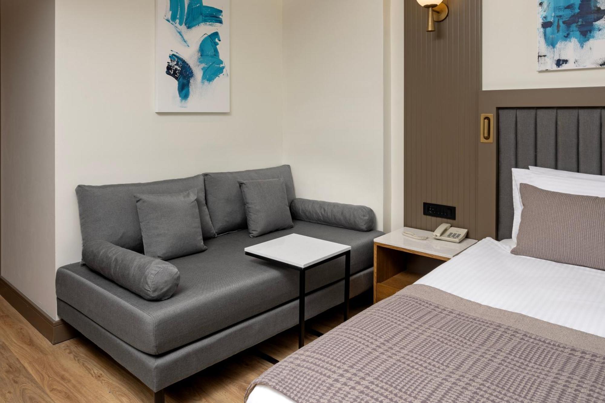 SUPERIOR QUAD STANDARD ROOM