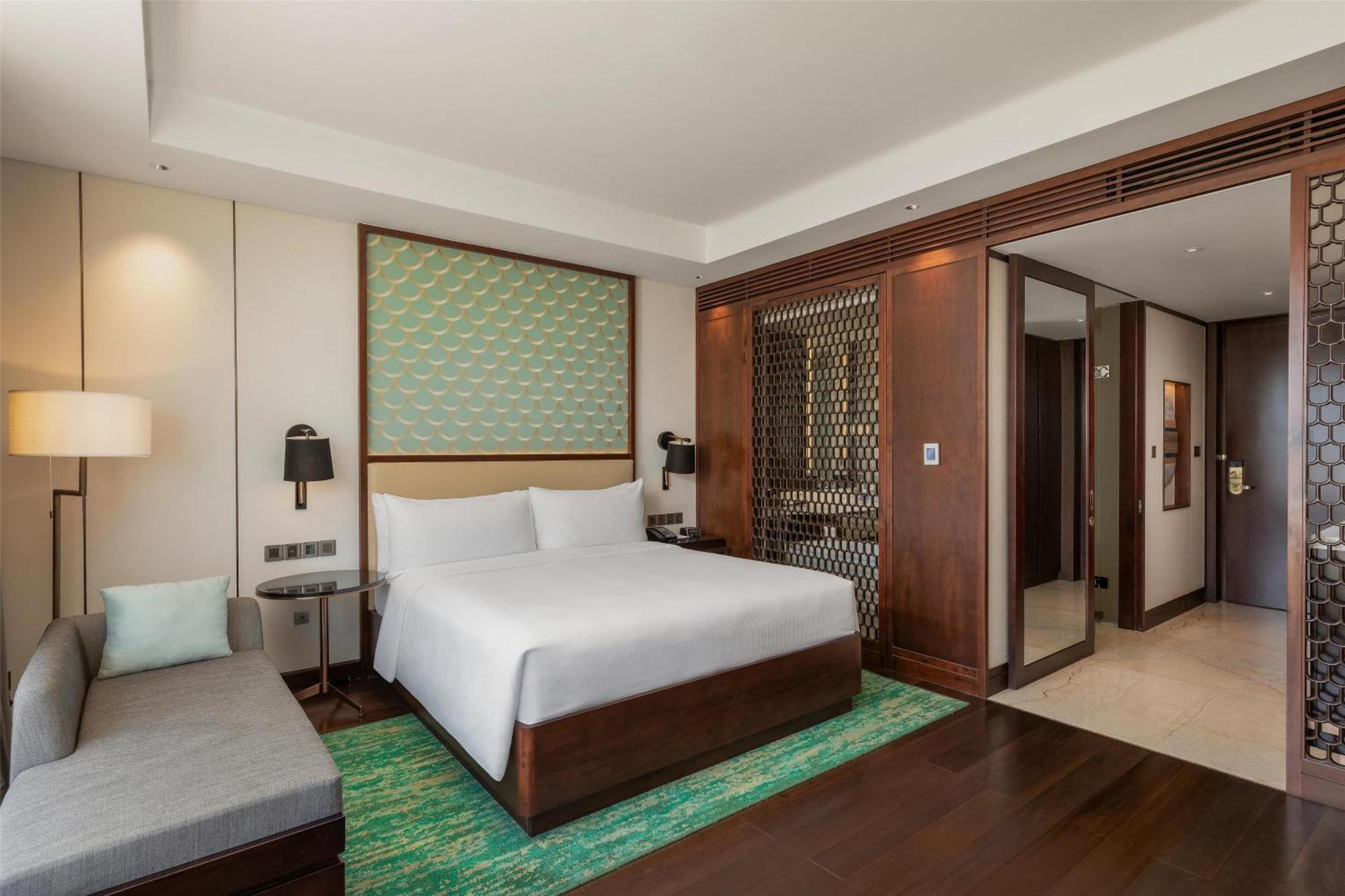 Guest Room Ocean View High Floor King Bed