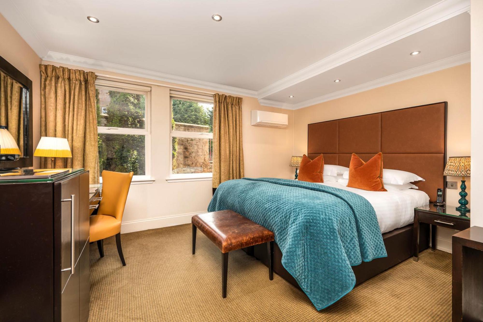 Chic Room,1704837106:JPEG