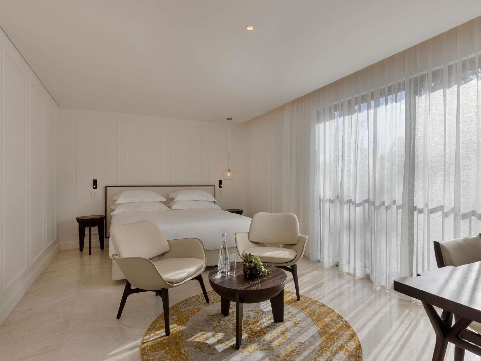 Deluxe Room One King Bed or Twin Beds