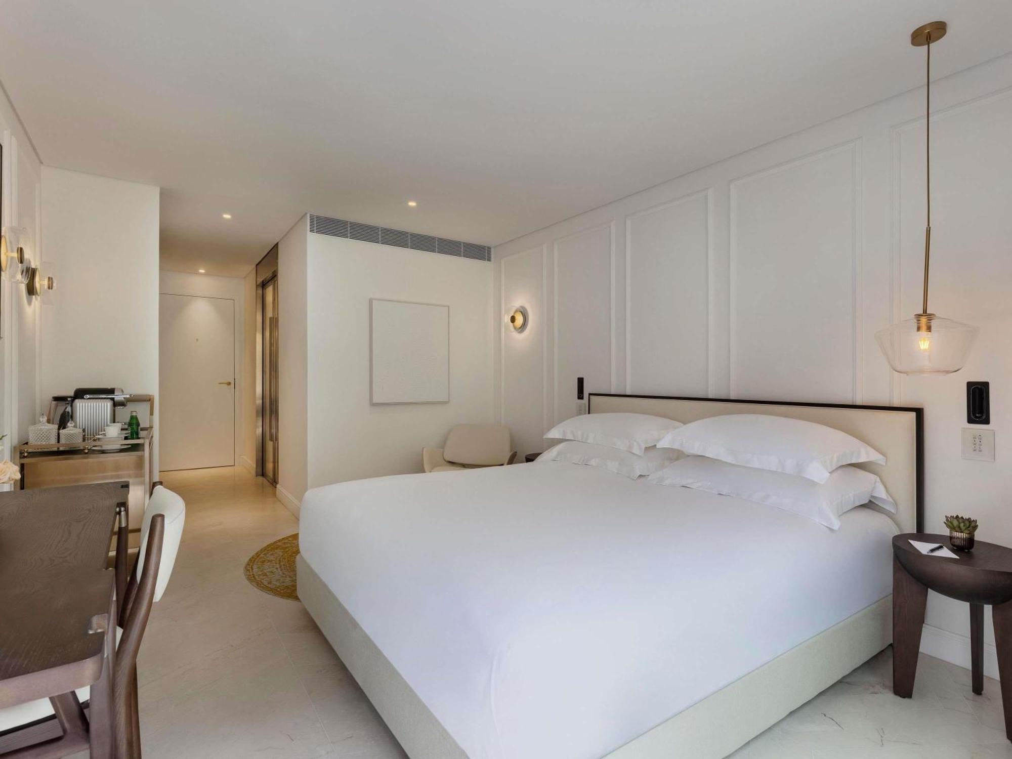 Superior Room One King Bed or Twin Beds