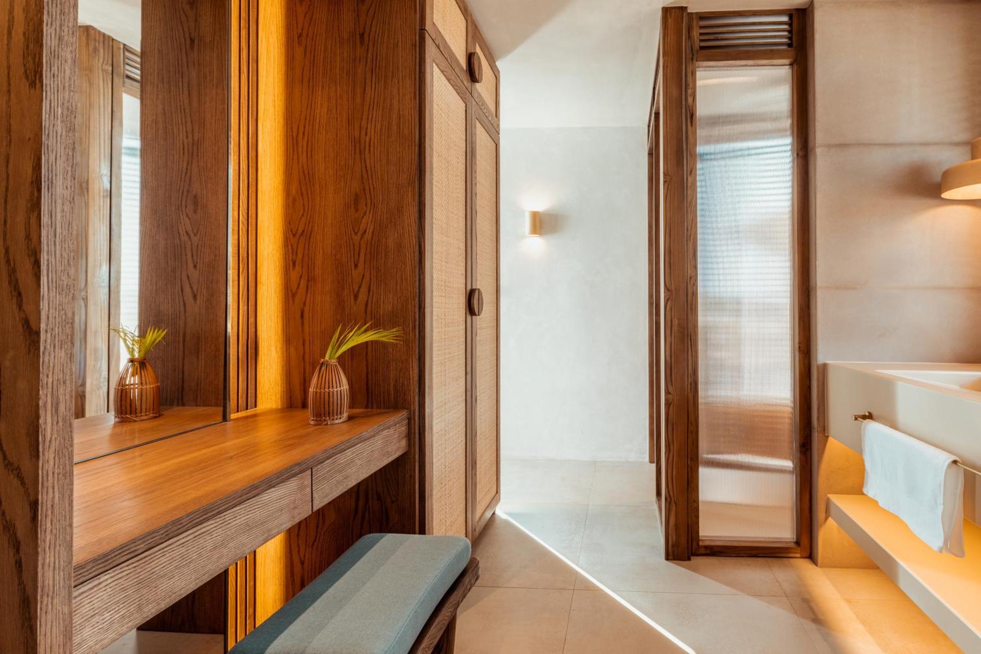 River Pool Villa King Bed