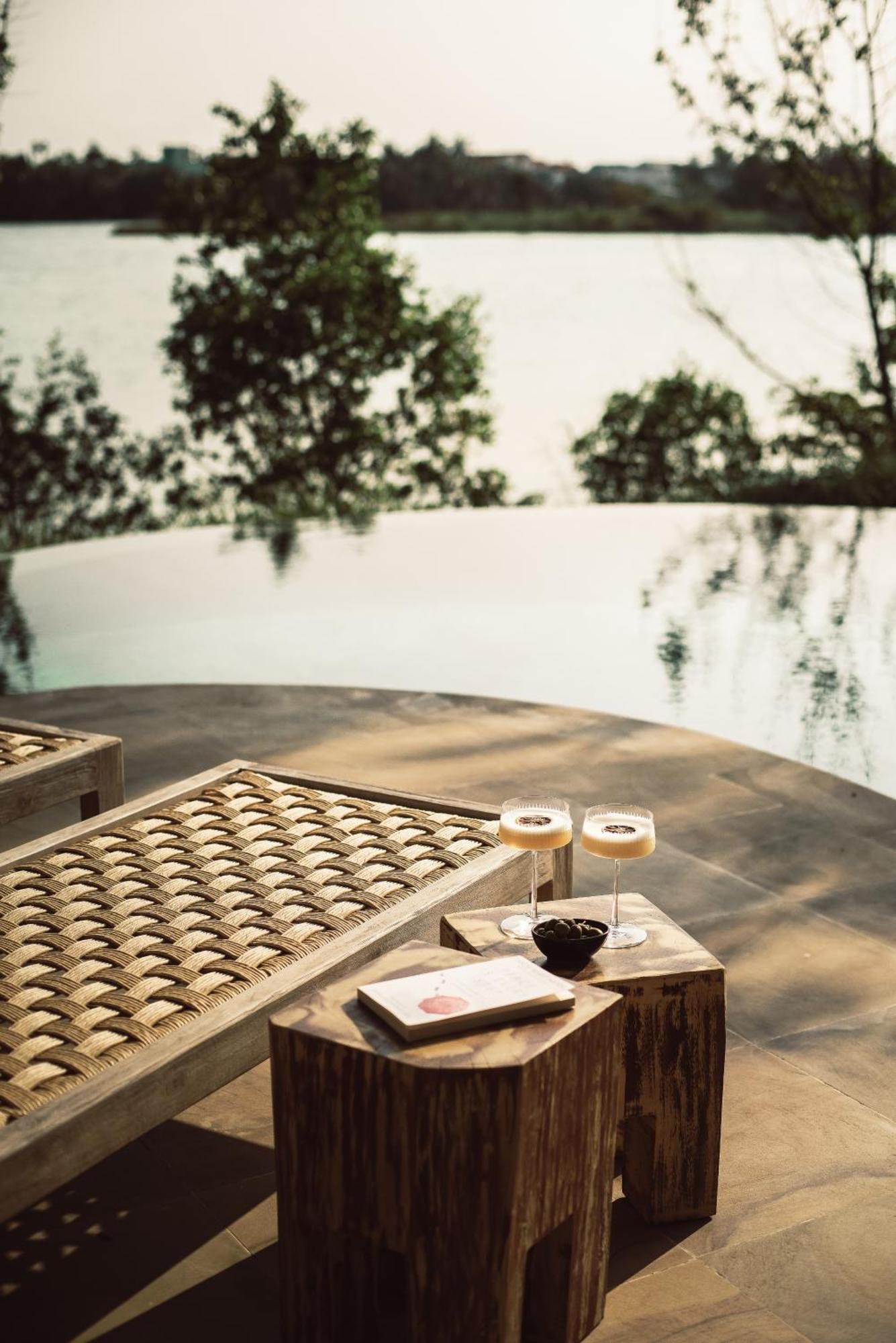 Nipa Pool Villa Twin Bed