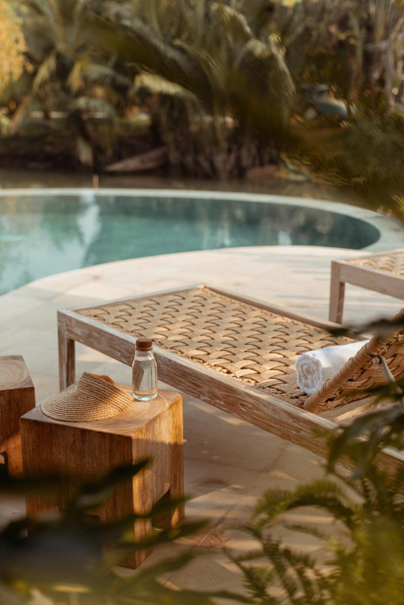 Nipa Pool Villa Twin Bed