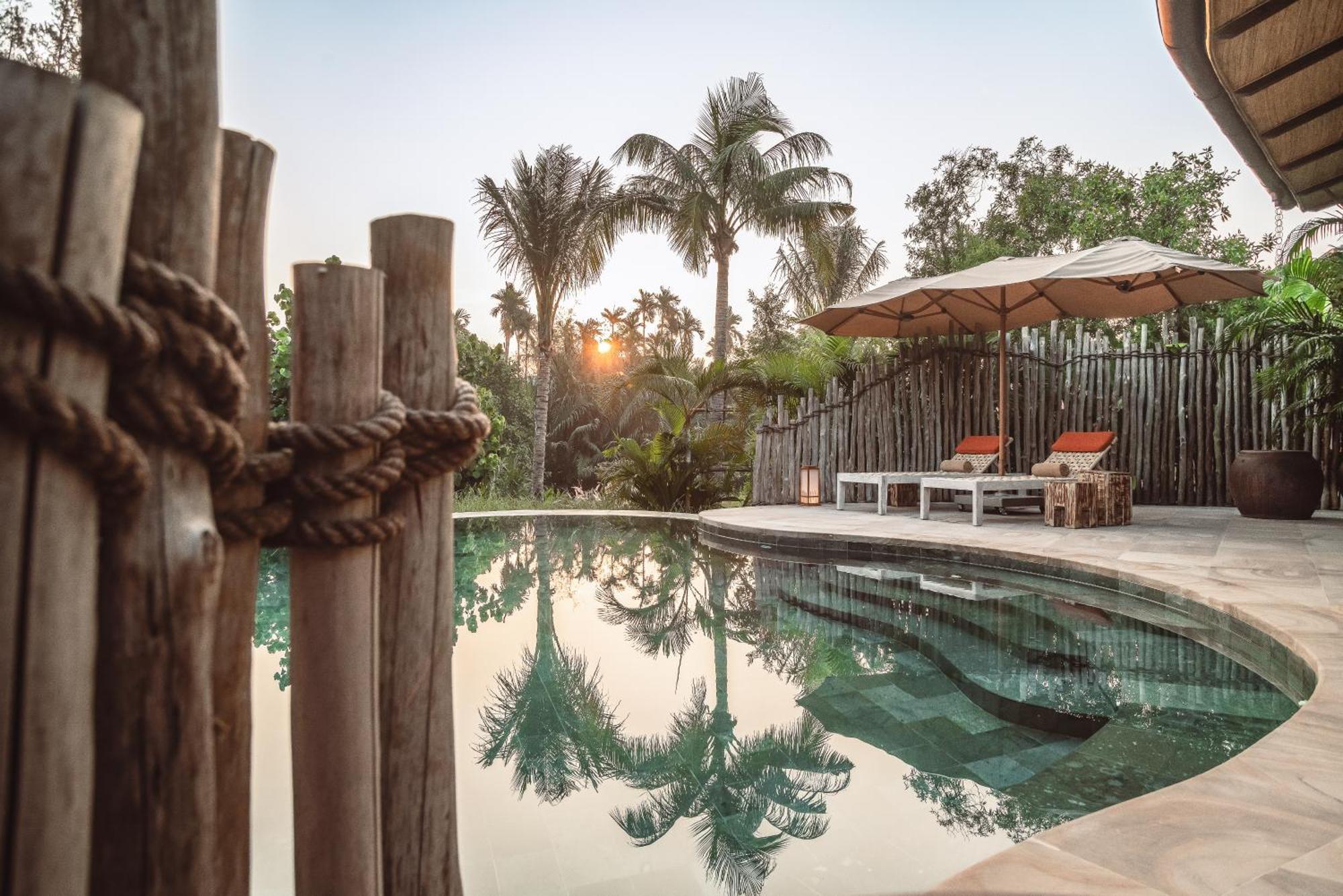 Nipa Pool Villa Twin Bed