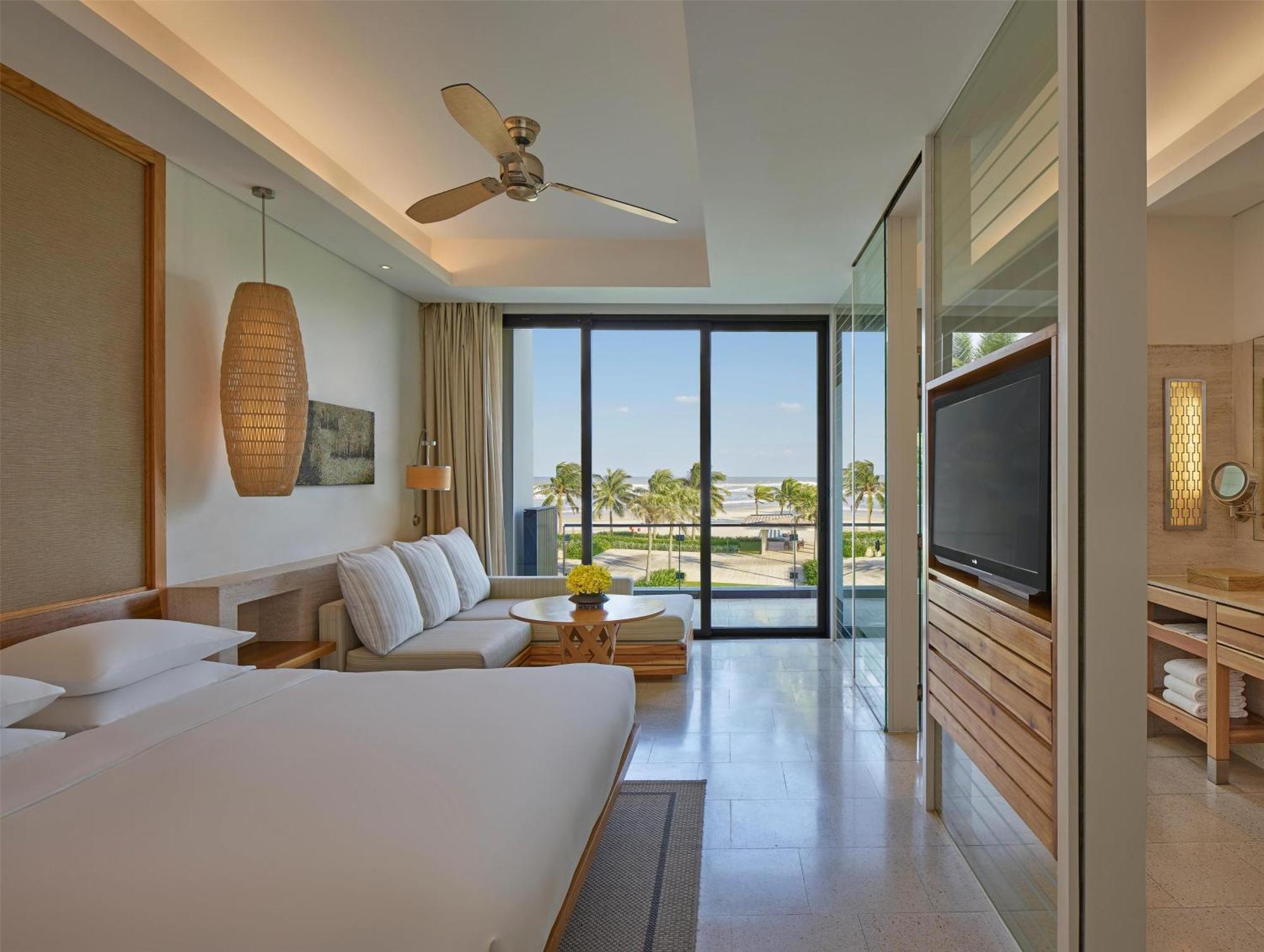 1 King Bed Ocean View Daily Guest Activities