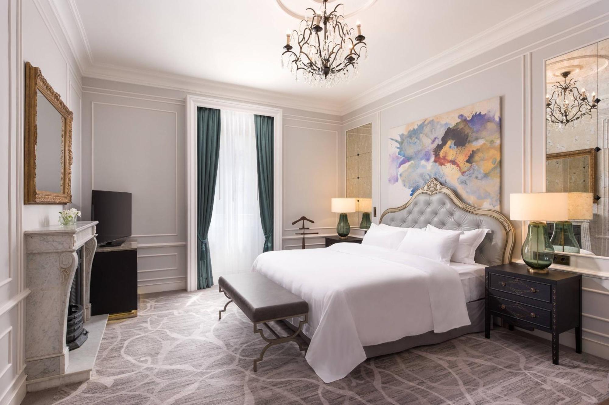 Deluxe King Room Garden View