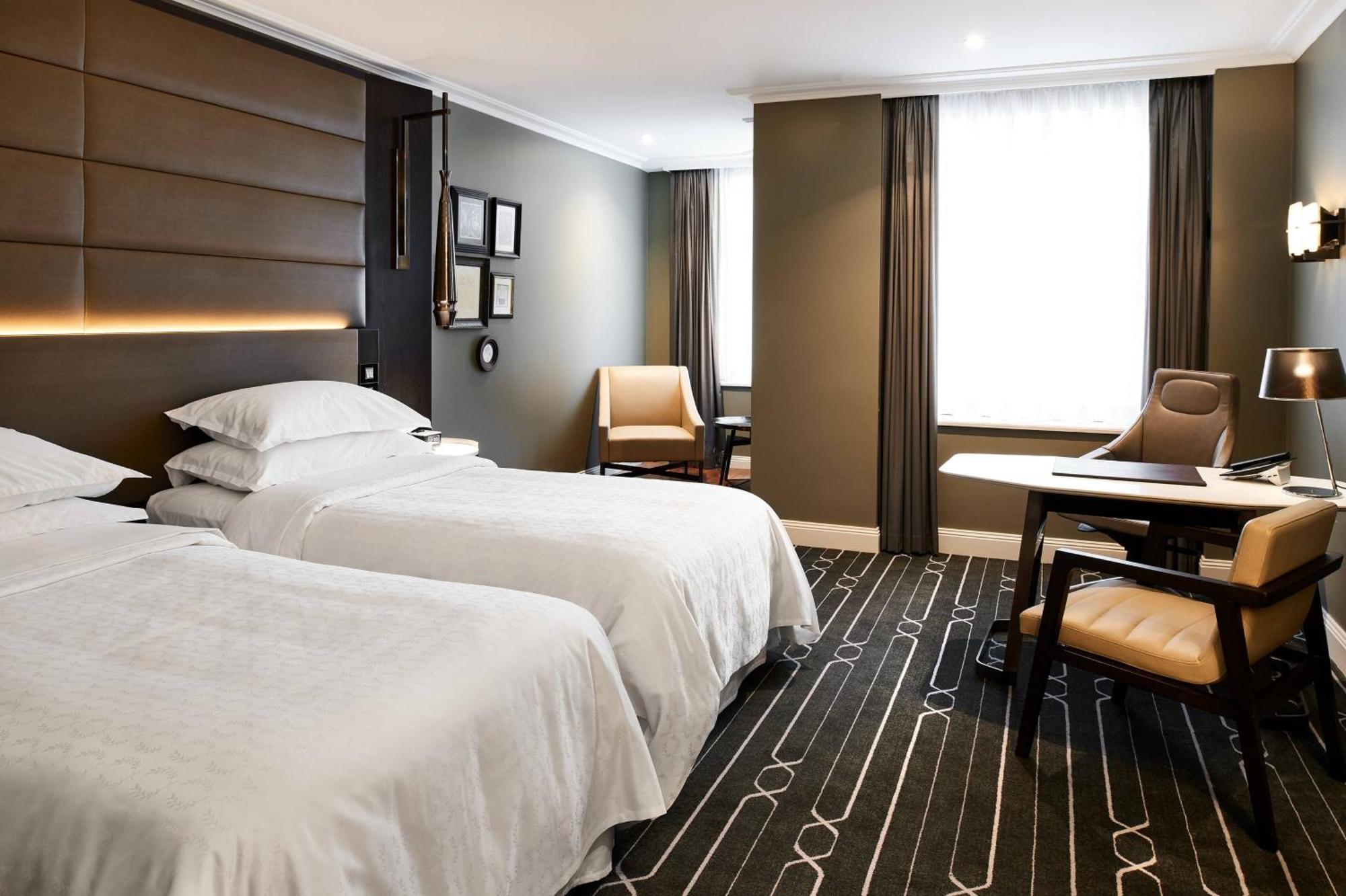 Twin Room City Side
