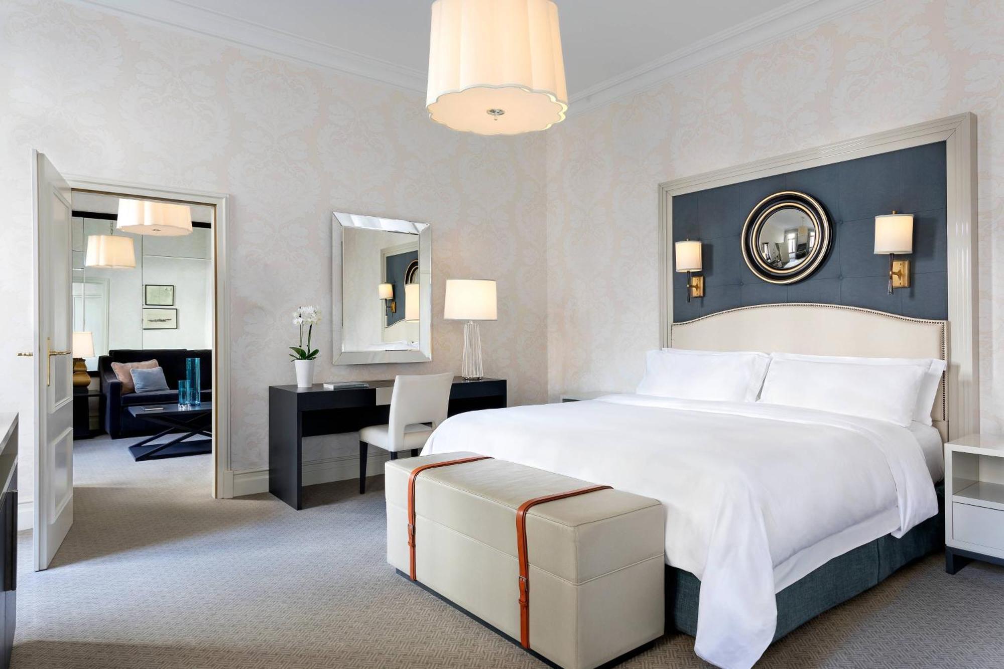 Bristol Suite 1 Bedroom Suite 1 King